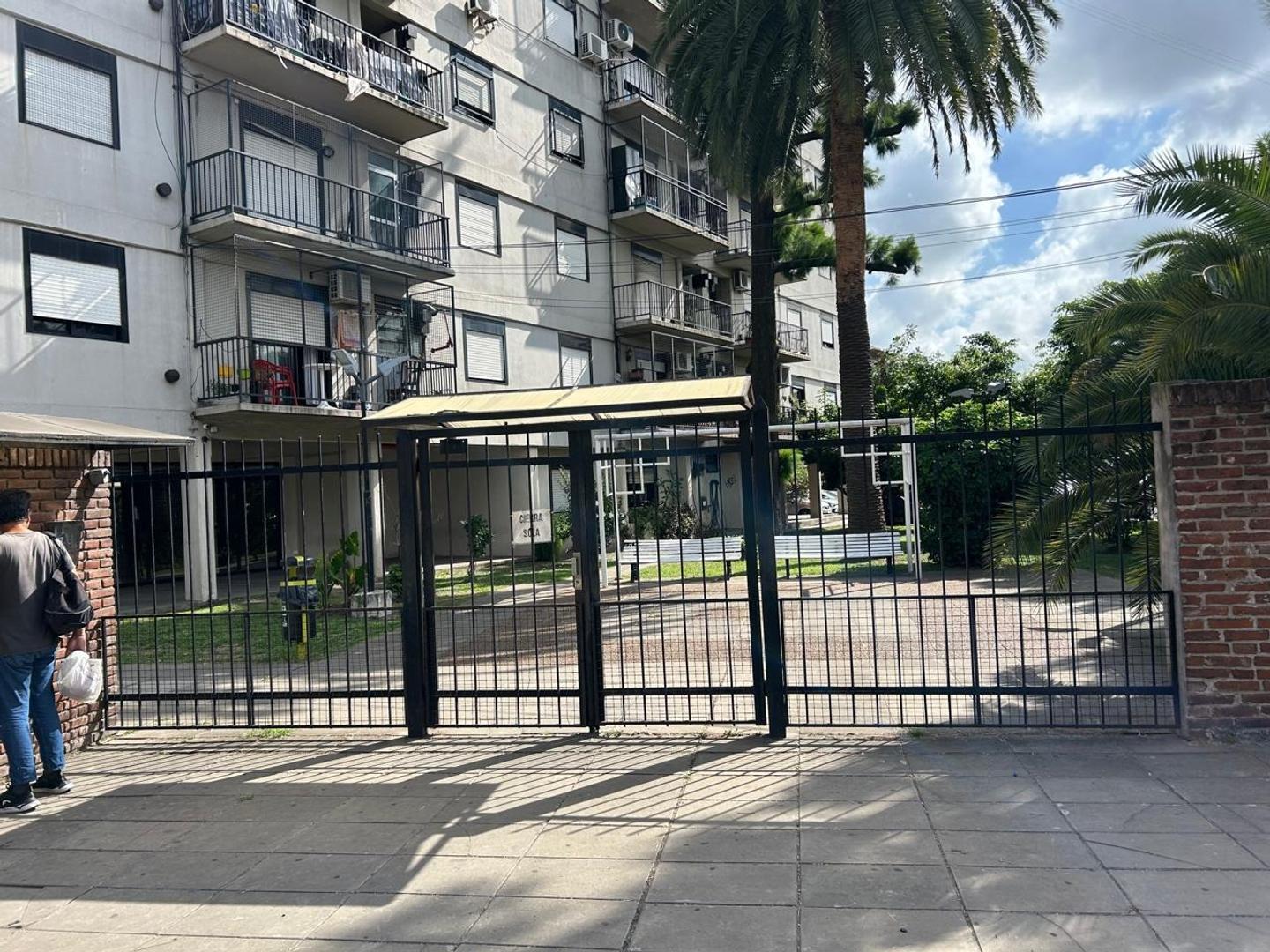 4 ambientes con cochera  VENTA