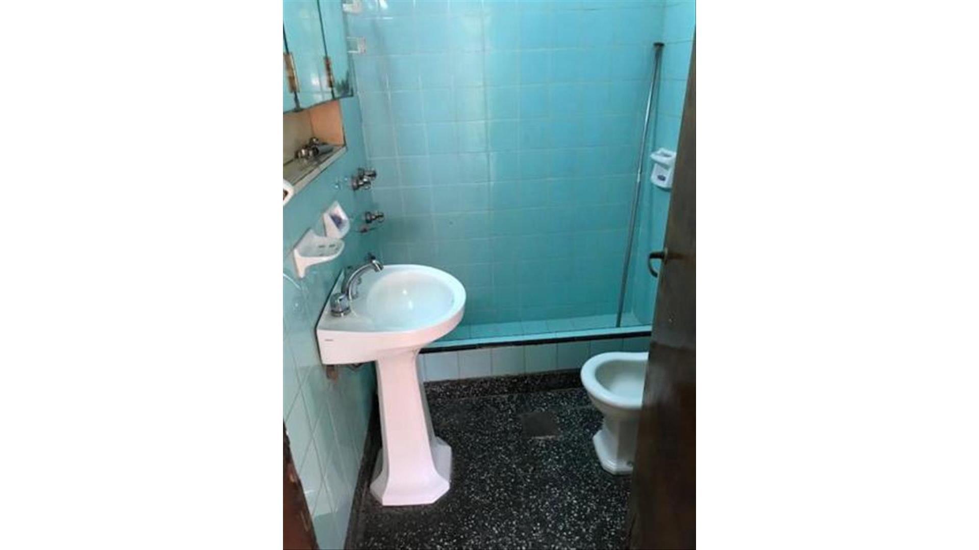Depto Tipo Casa en Venta con 2 cocheras