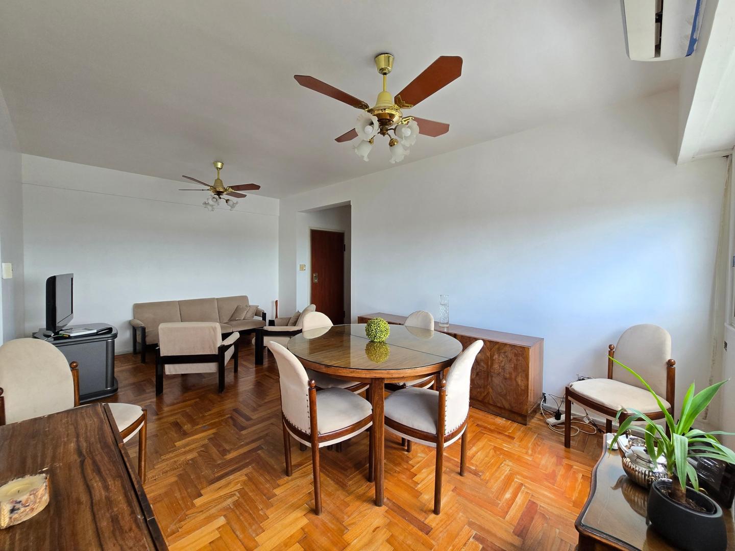 Departamento 4 ambientes con 2 baños