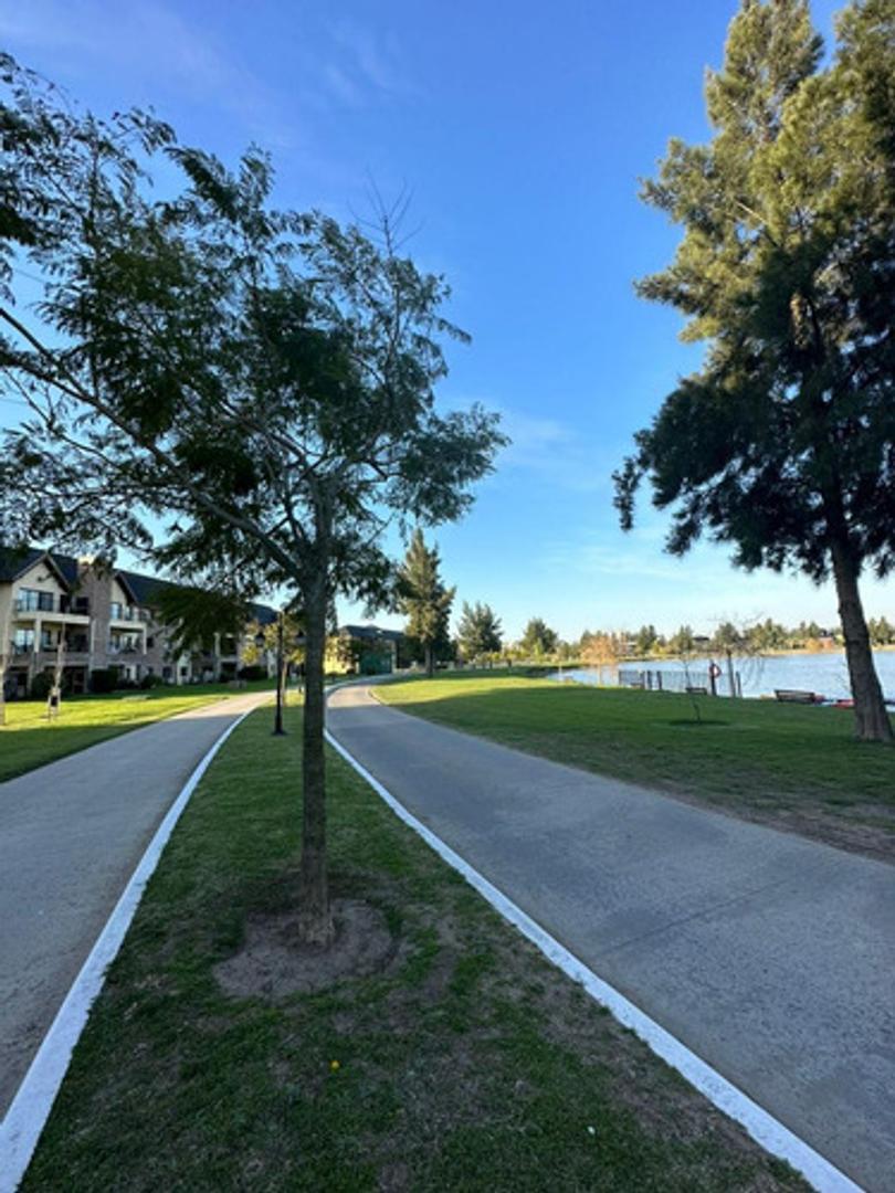 Departamento 4 ambientes con 3 baños