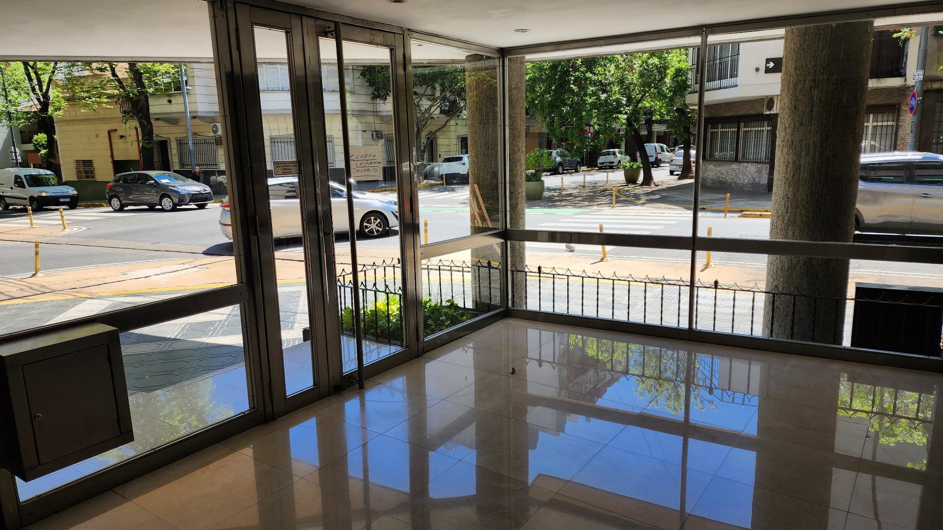 Lindo monoambiente con placard y a/acondicionado