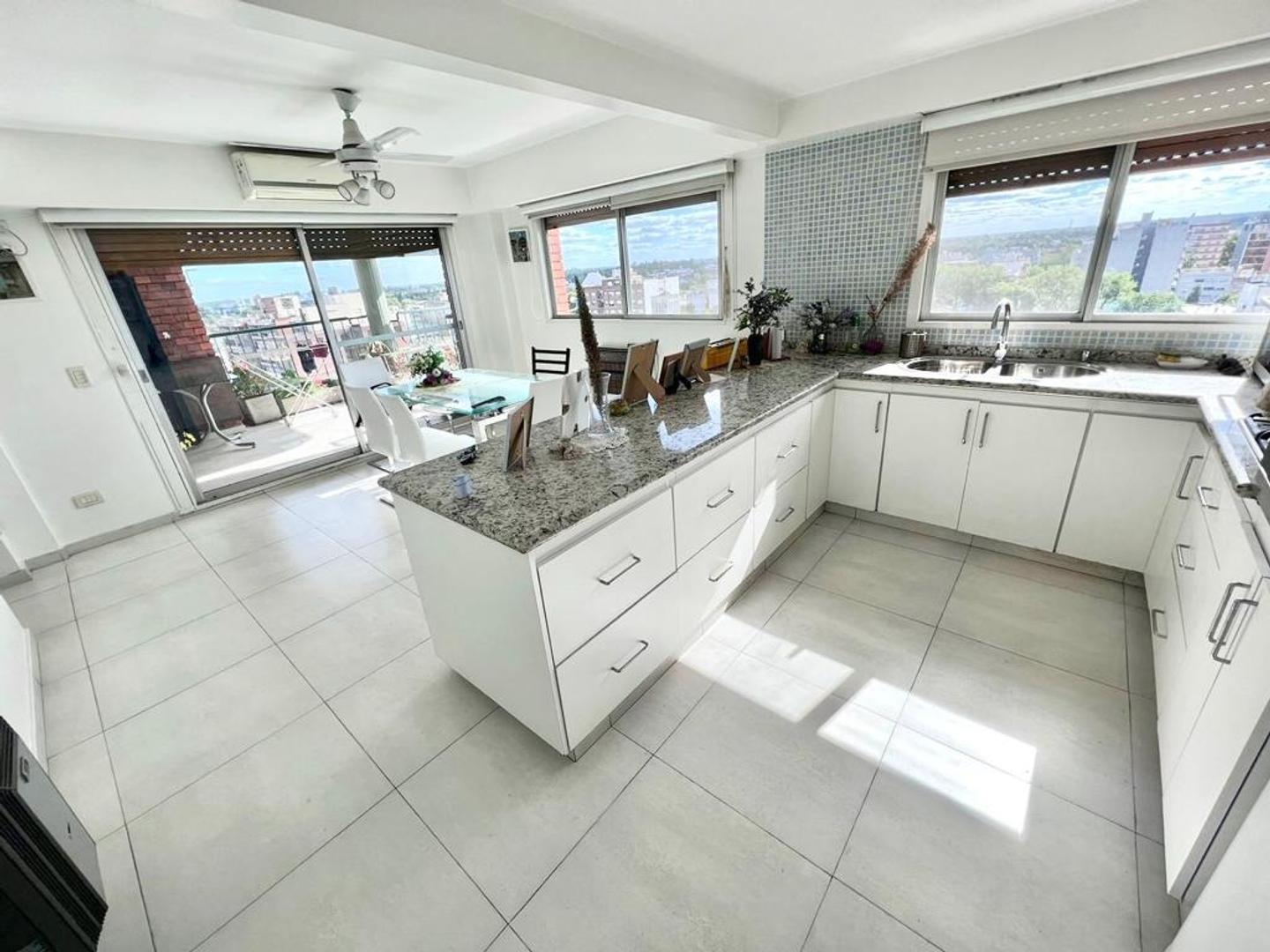 Departamento 4 ambientes con 3 baños