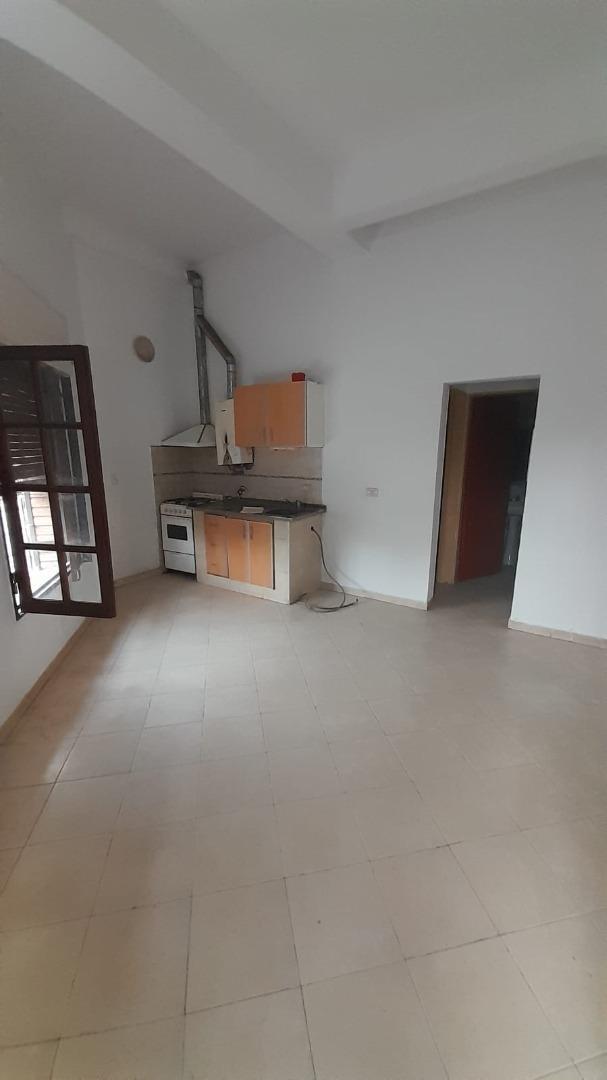 Jose M. Pizarro 400, Piso PB