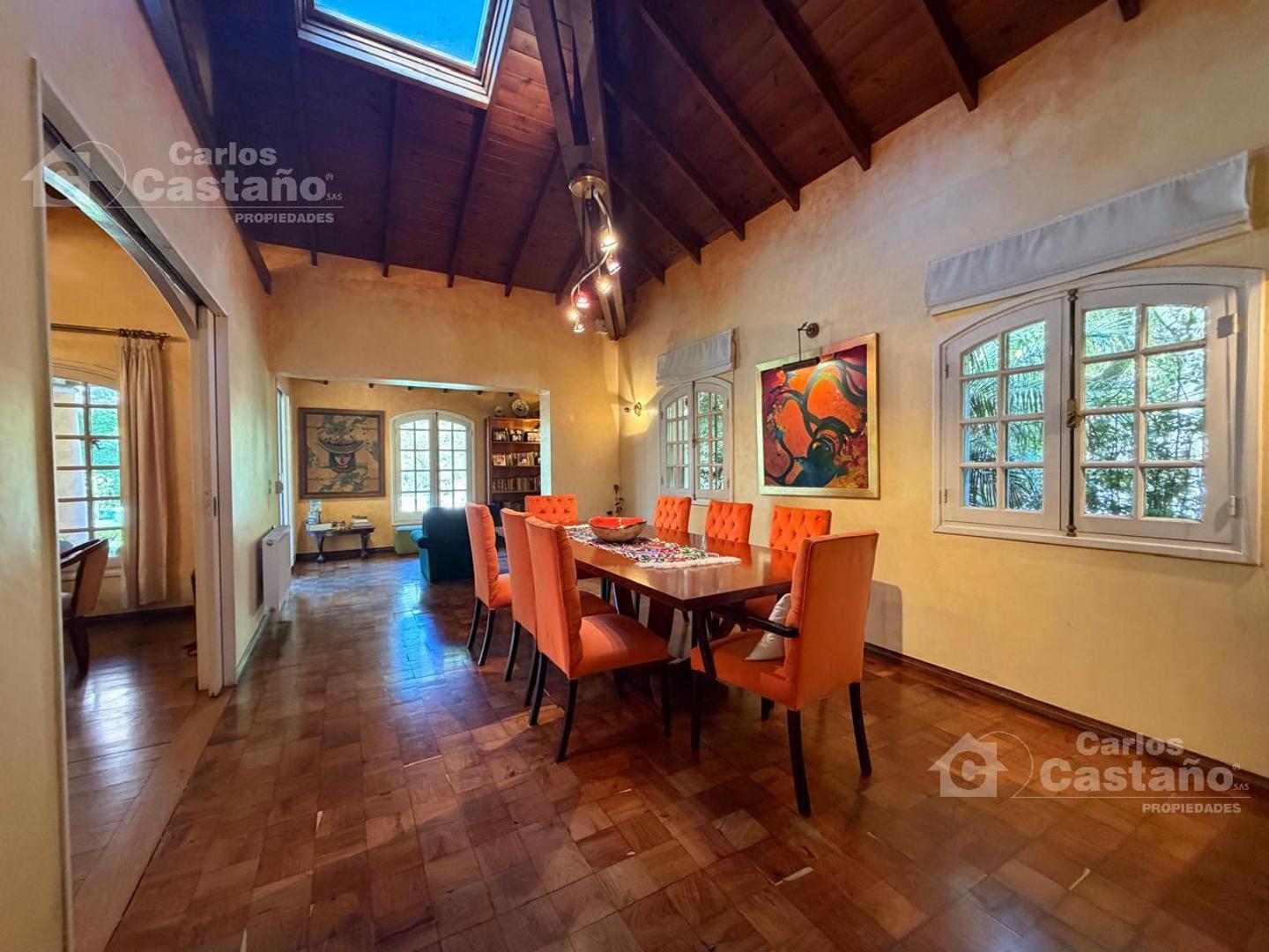 Casa en Venta con 1 cochera