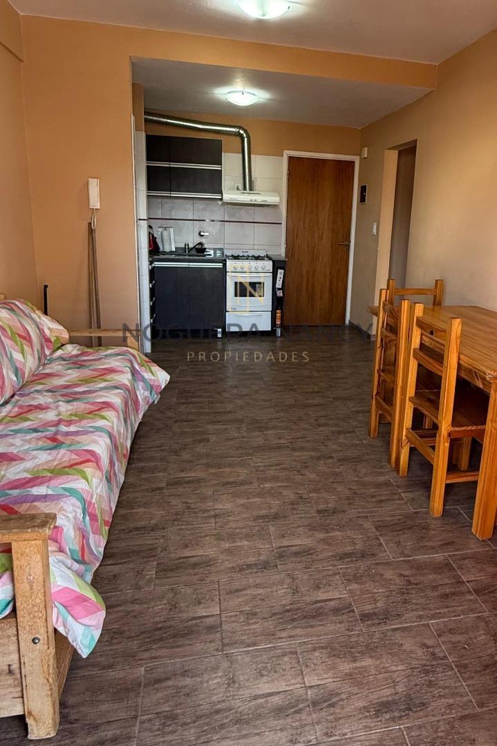 Yrigoyen 251 , Piso 1