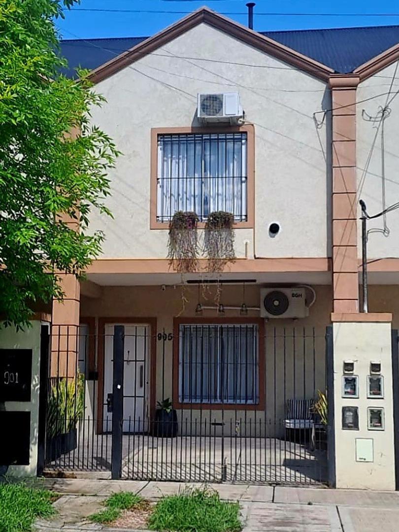 VENTA TRIPLEX 4 O 5 AMBIENTES CON PATIO SIN EXPENSAS MUÑIZ