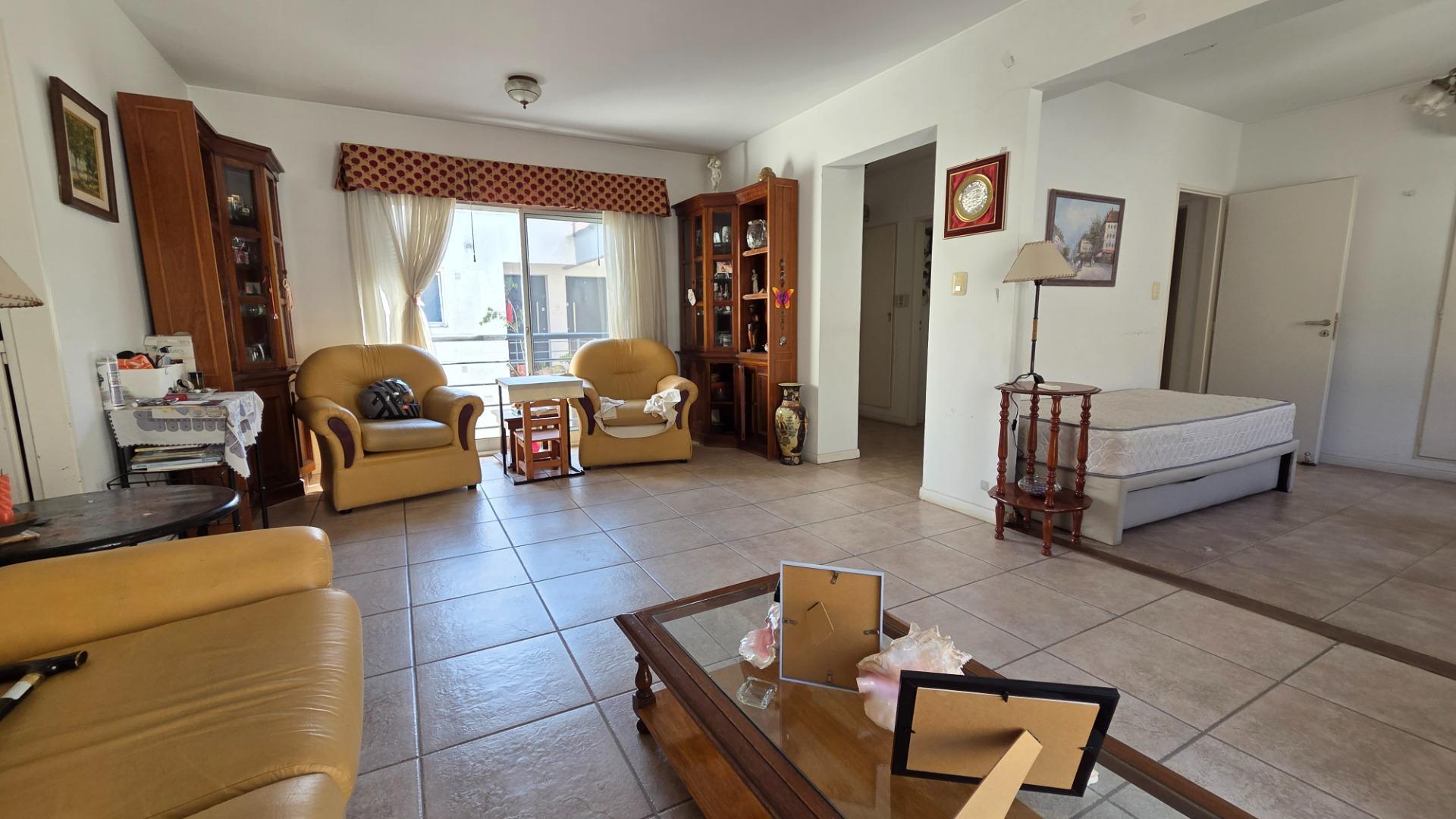 Departamento 3 ambientes con 2 baños