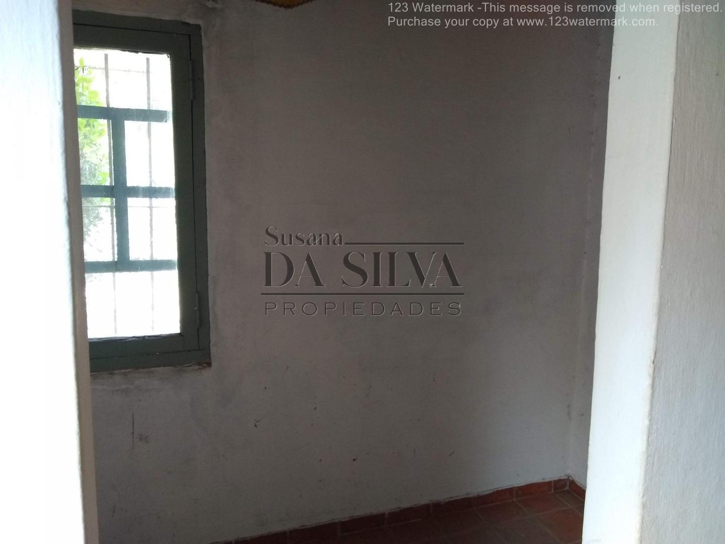 Casa y terreno, Suipacha e/San Martín y Alvarez Jonte