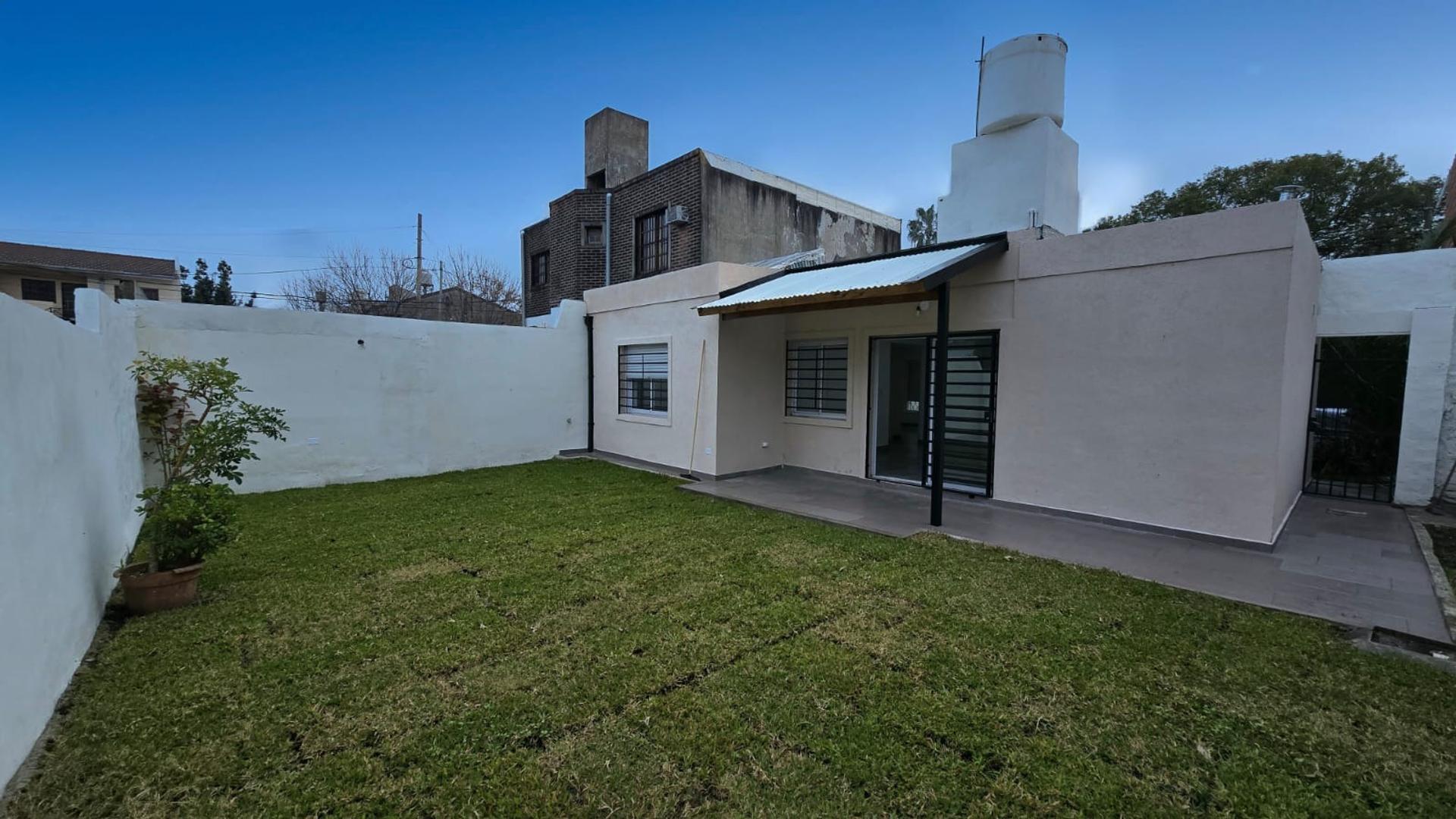 Venta casa dos dormitorios Castelar norte apto credito