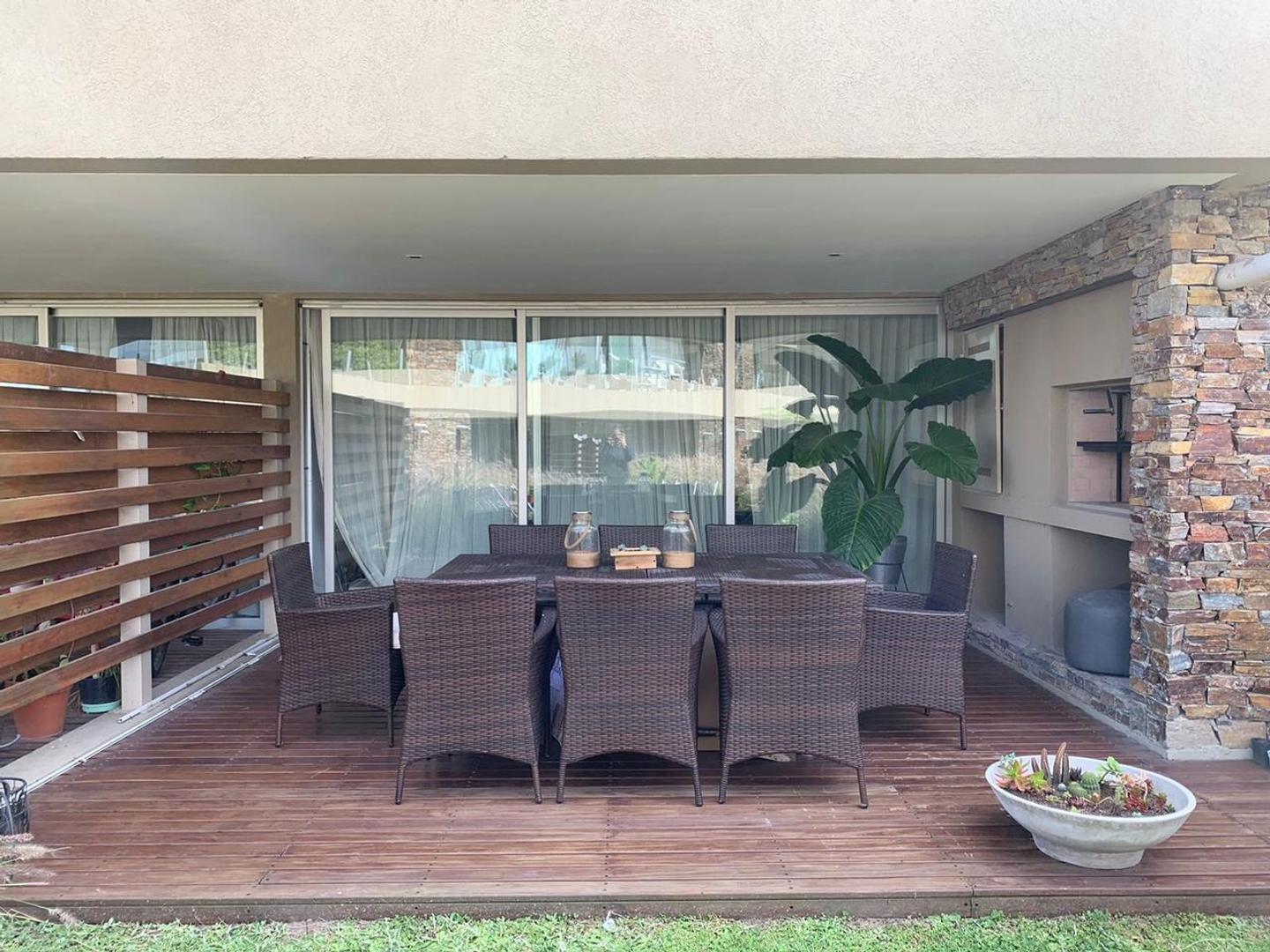 Departamento en Venta 4 ambientes en PB Las Piedras