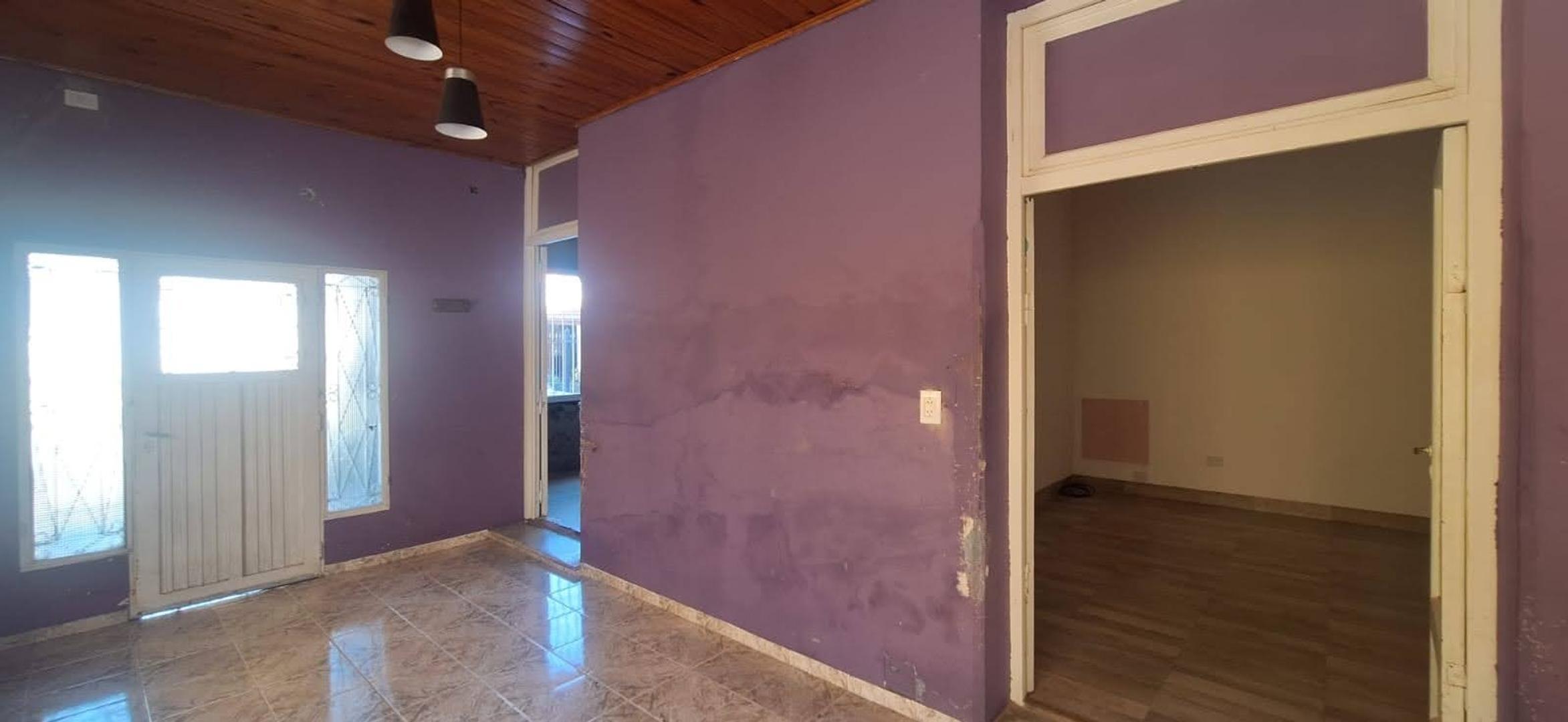 Casa 4 ambientes con 1 baño