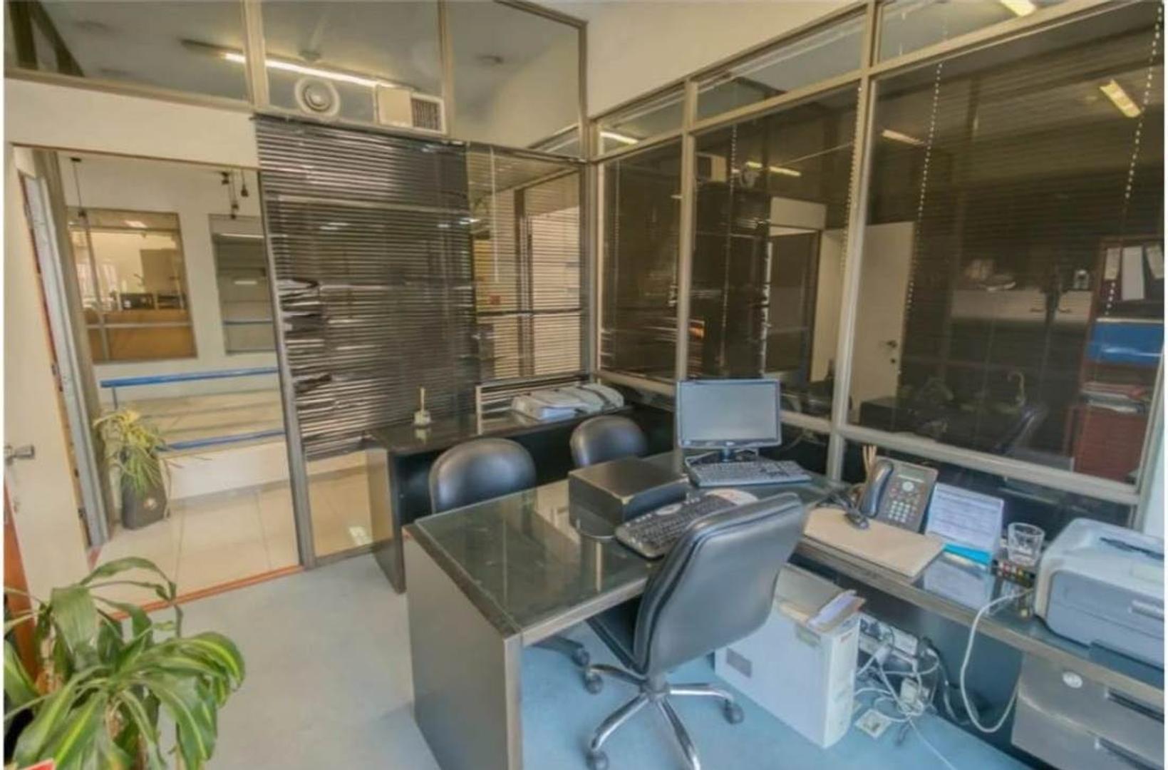 VENTA de local 3 pisos QUILMES CENTRO