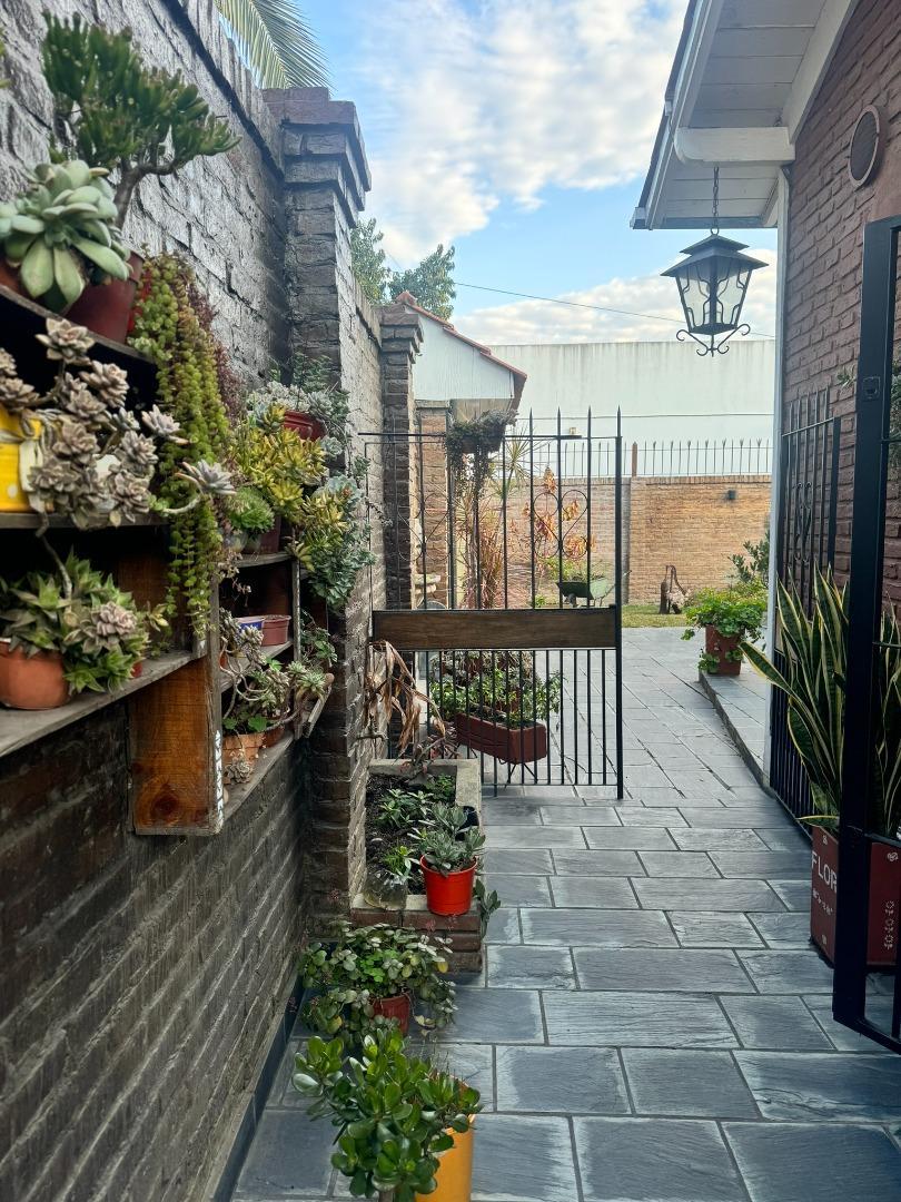 Casa en Venta en Lomas De Zamora, USD 195.000