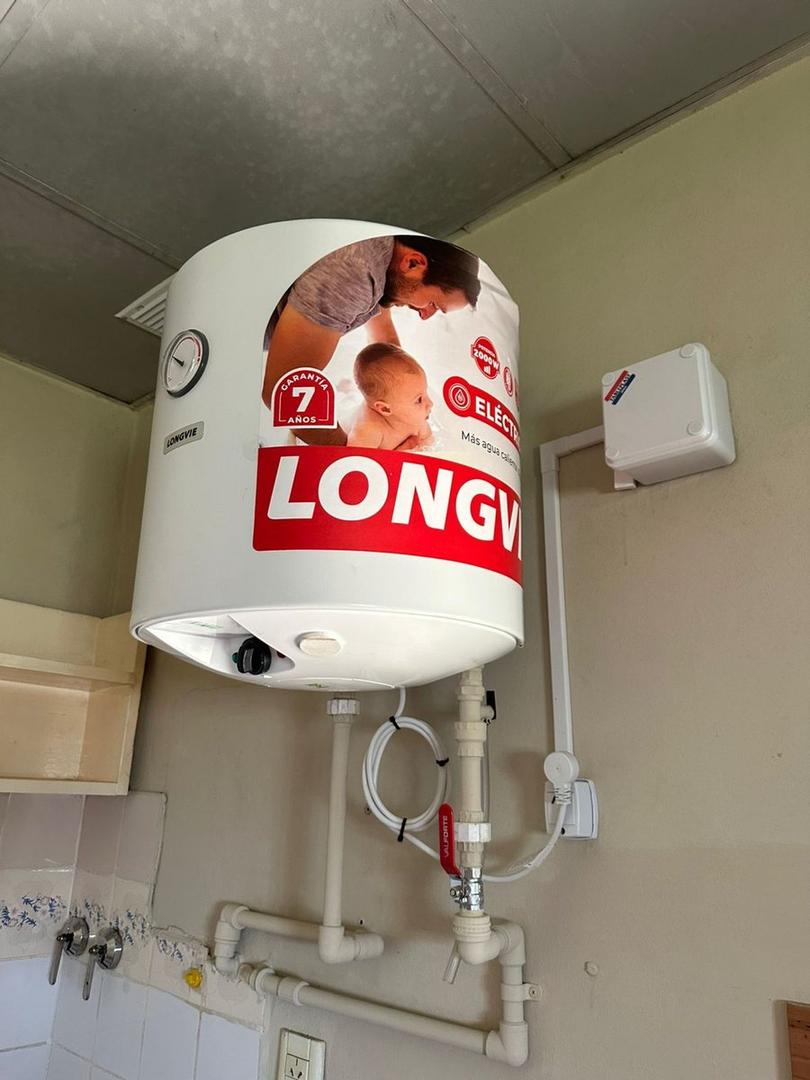 Casa en Alquiler con 2 cocheras