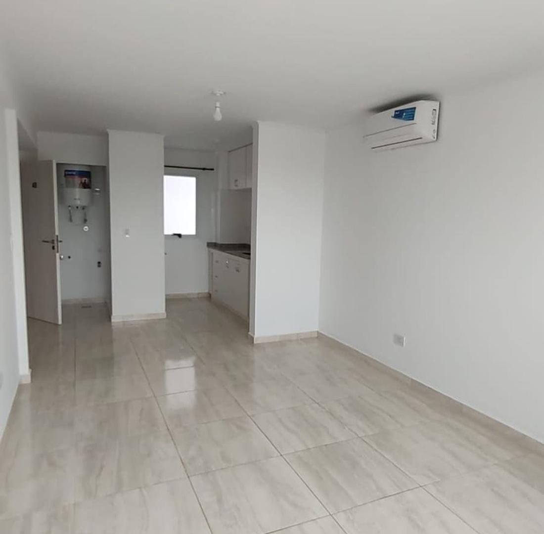 San Luis 1300, Piso 4