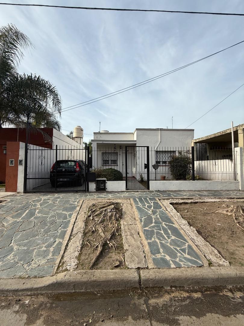 VENTA CASA 2 DORMITORIOS PADUA MERLO