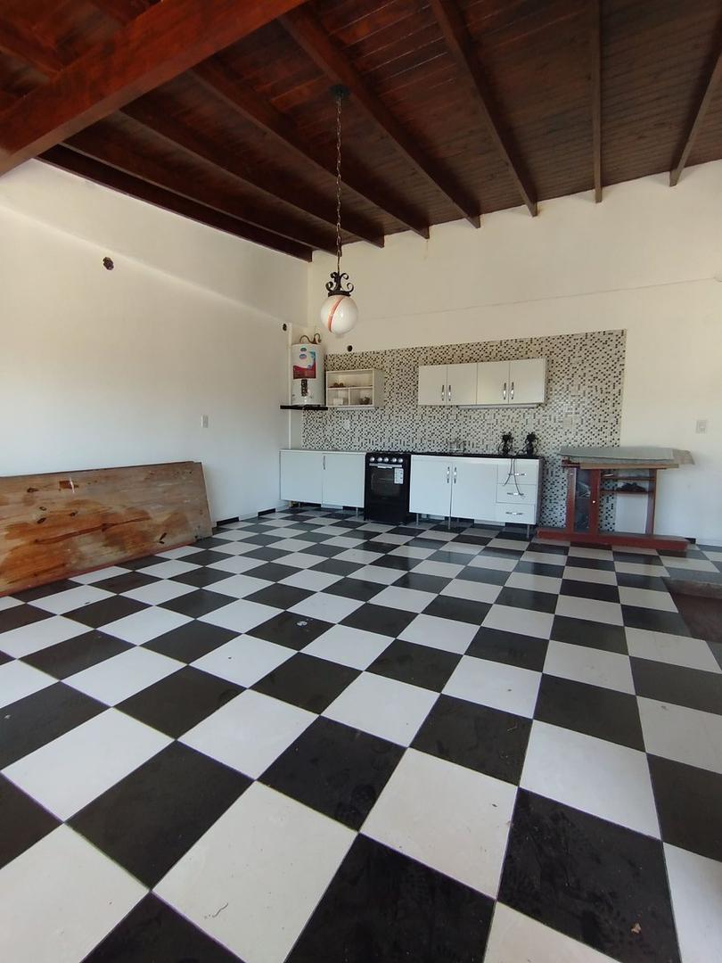 VENTA CASA QUINTA 3 AMBIENTES PONTEVEDRA PILETA