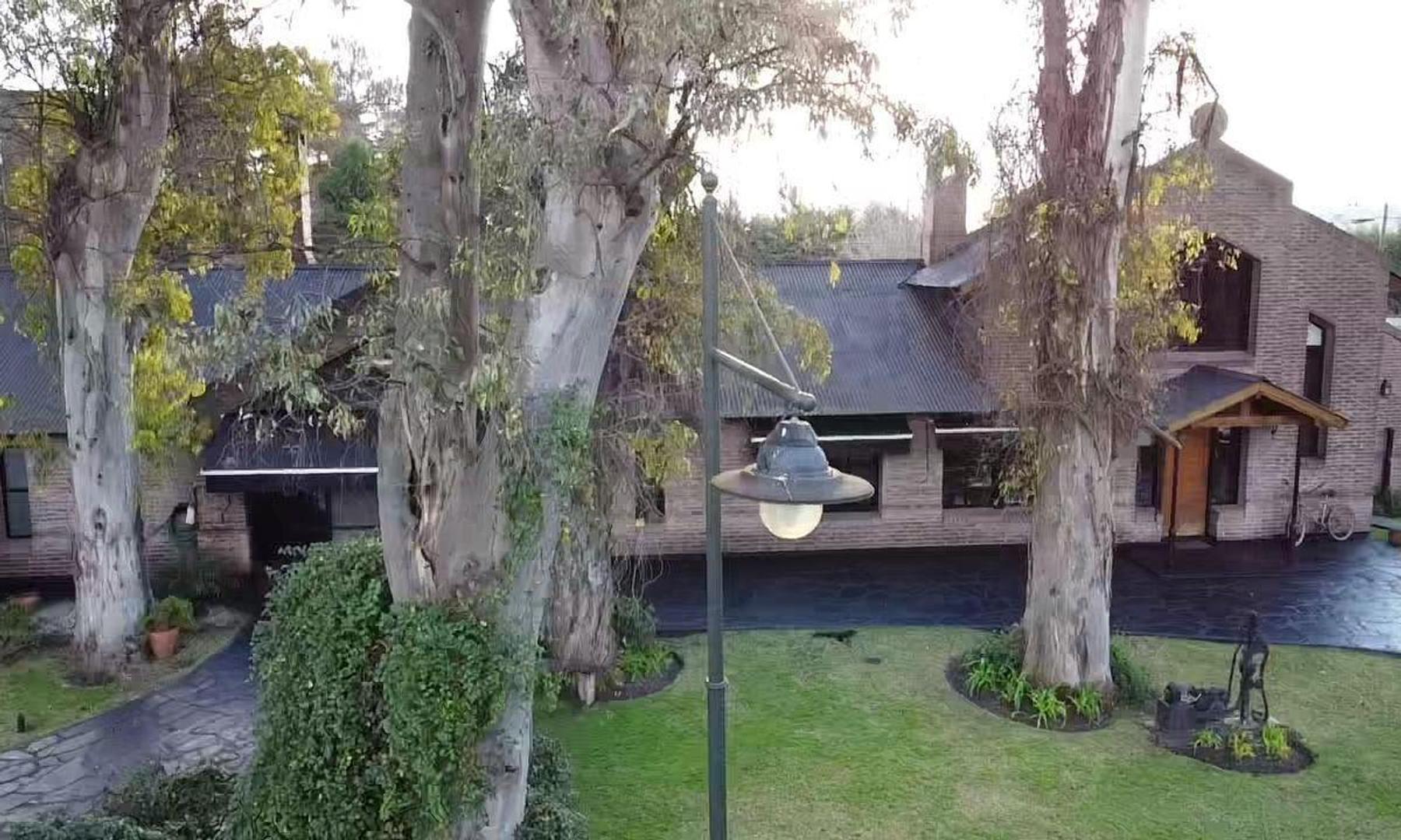 Casa en Venta con 1 cochera