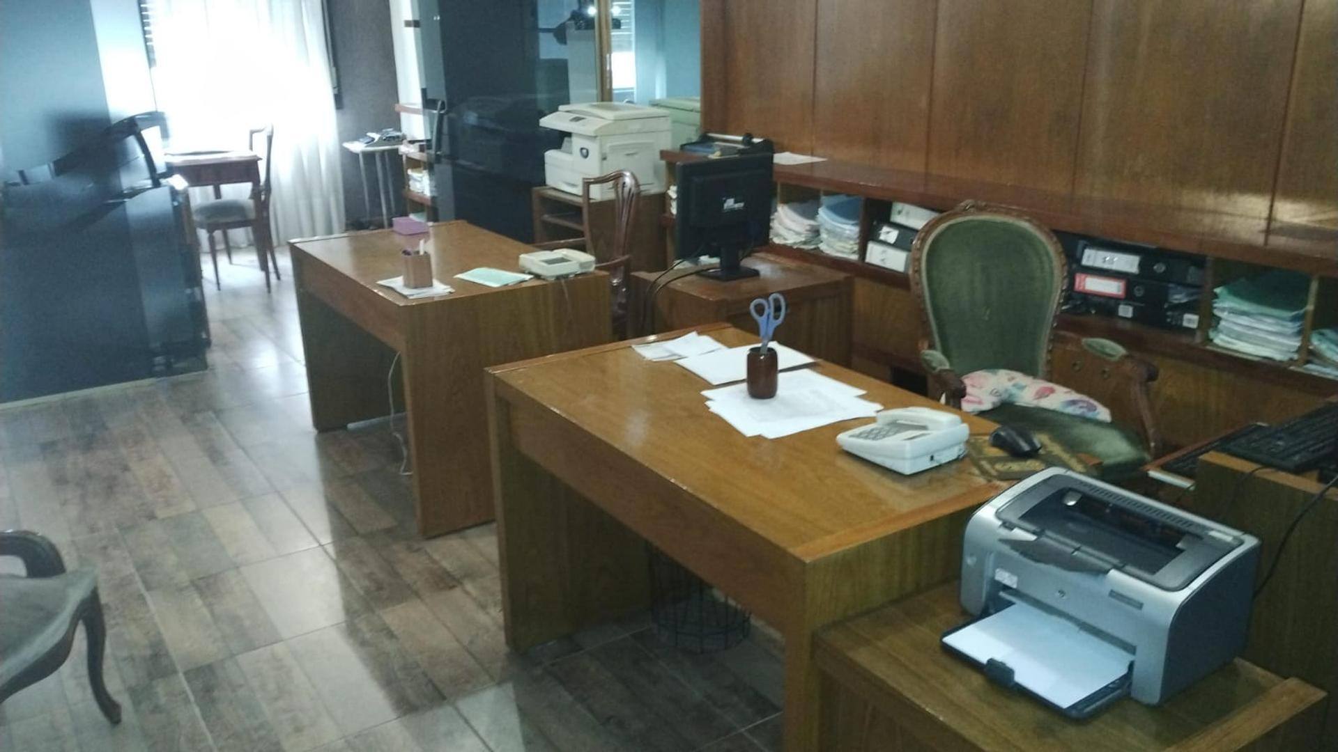 Oficina 4 ambientes con 1 baño