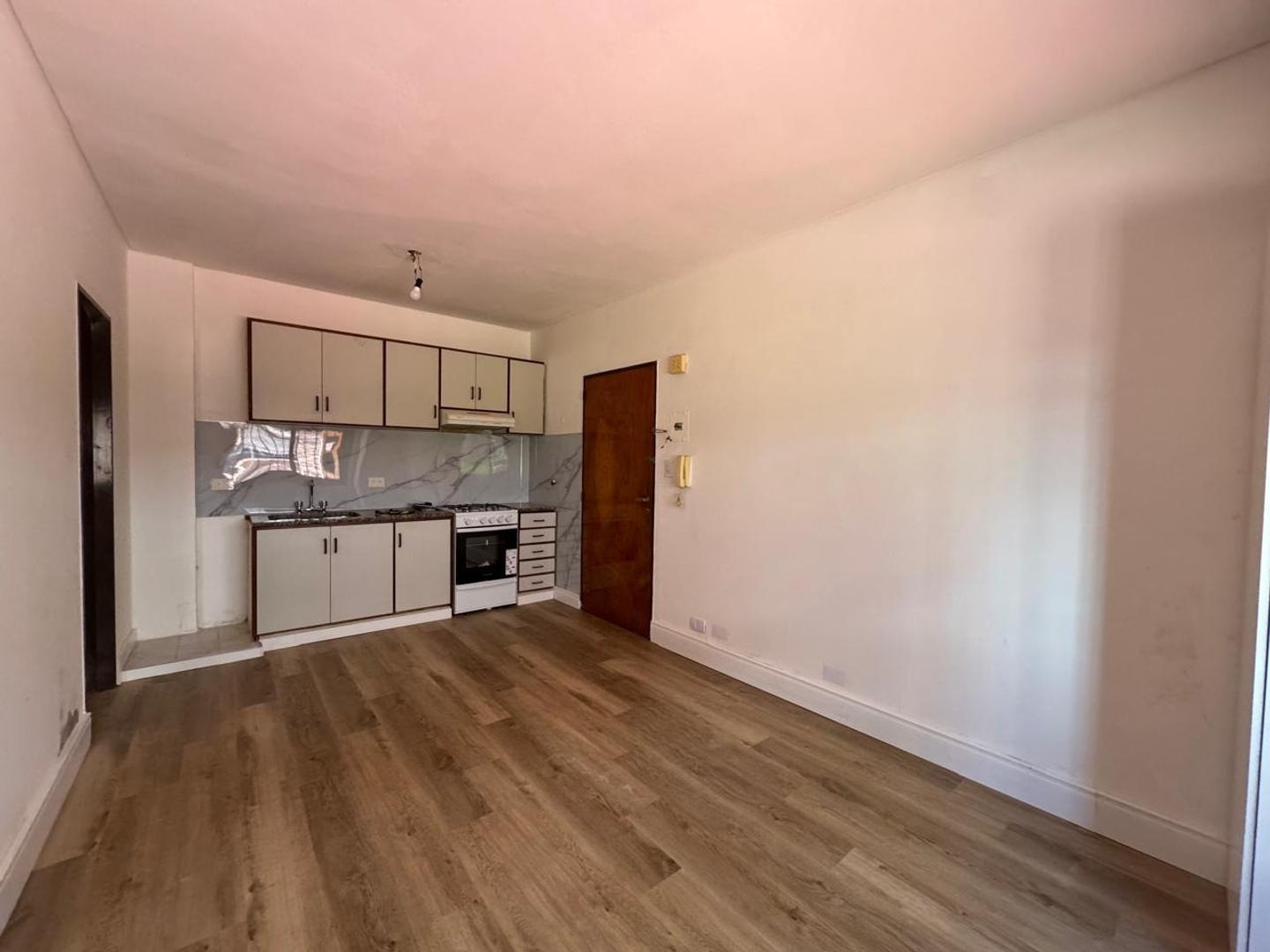 Velez Sarsfield 100, Piso PB