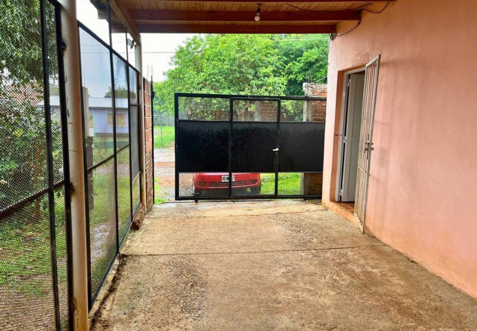 Casa en Alquiler con 1 cochera