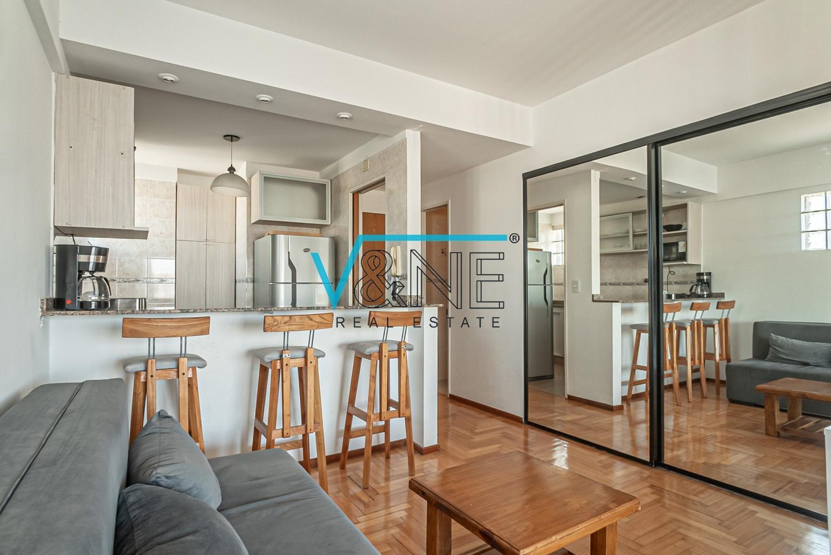 A metros de Avda. Honduras en un piso 11 edificio de 25 años