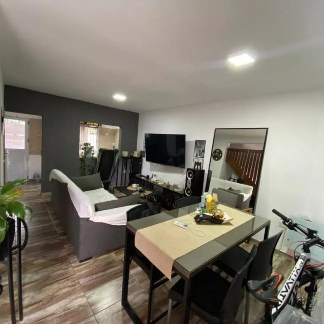 Av. Pte. Arturo Illia 8700