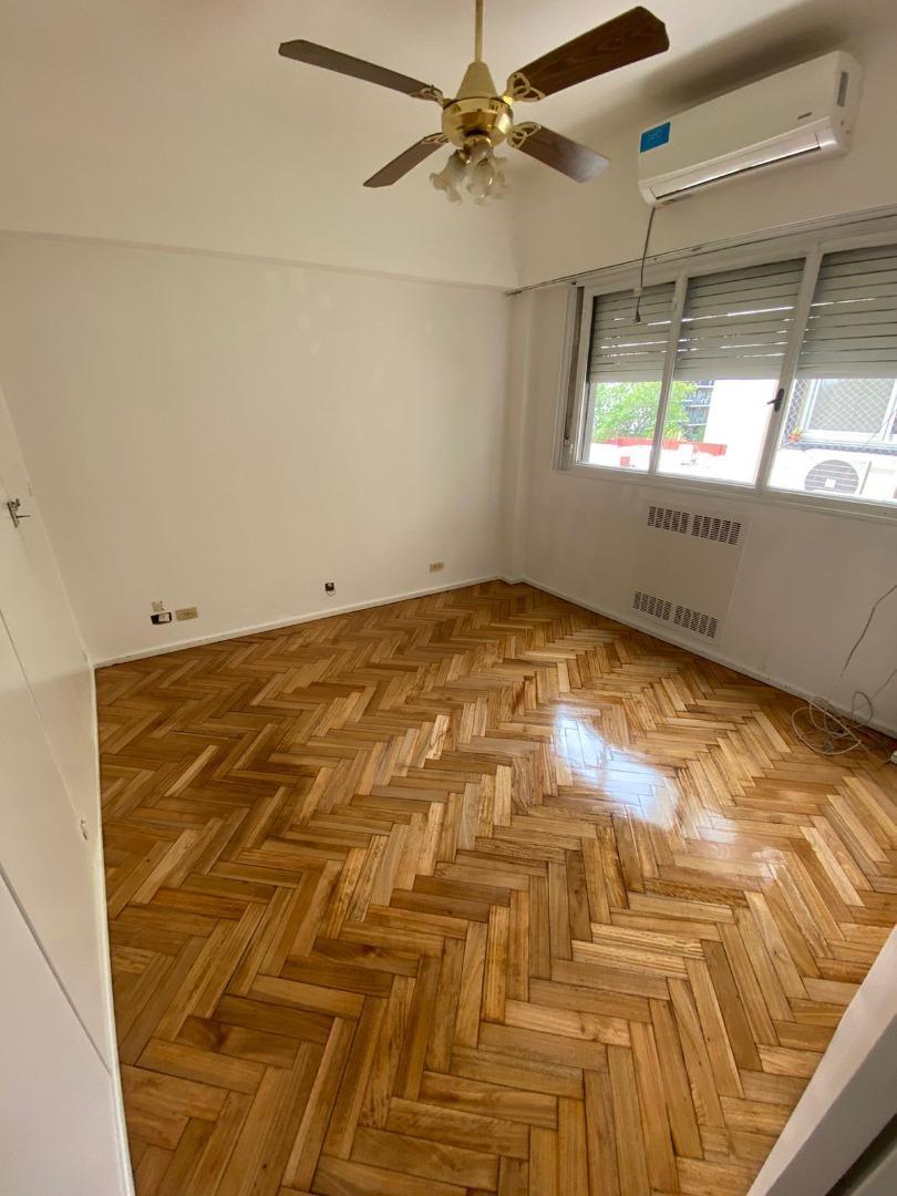 Departamento 4 ambientes semi piso a metros rivadavia