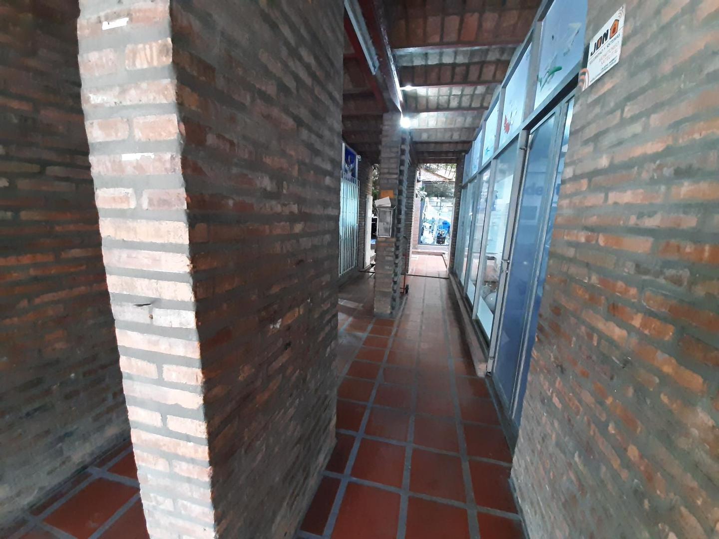 Departamento en Alquiler en Luis Agote, $ 350.000