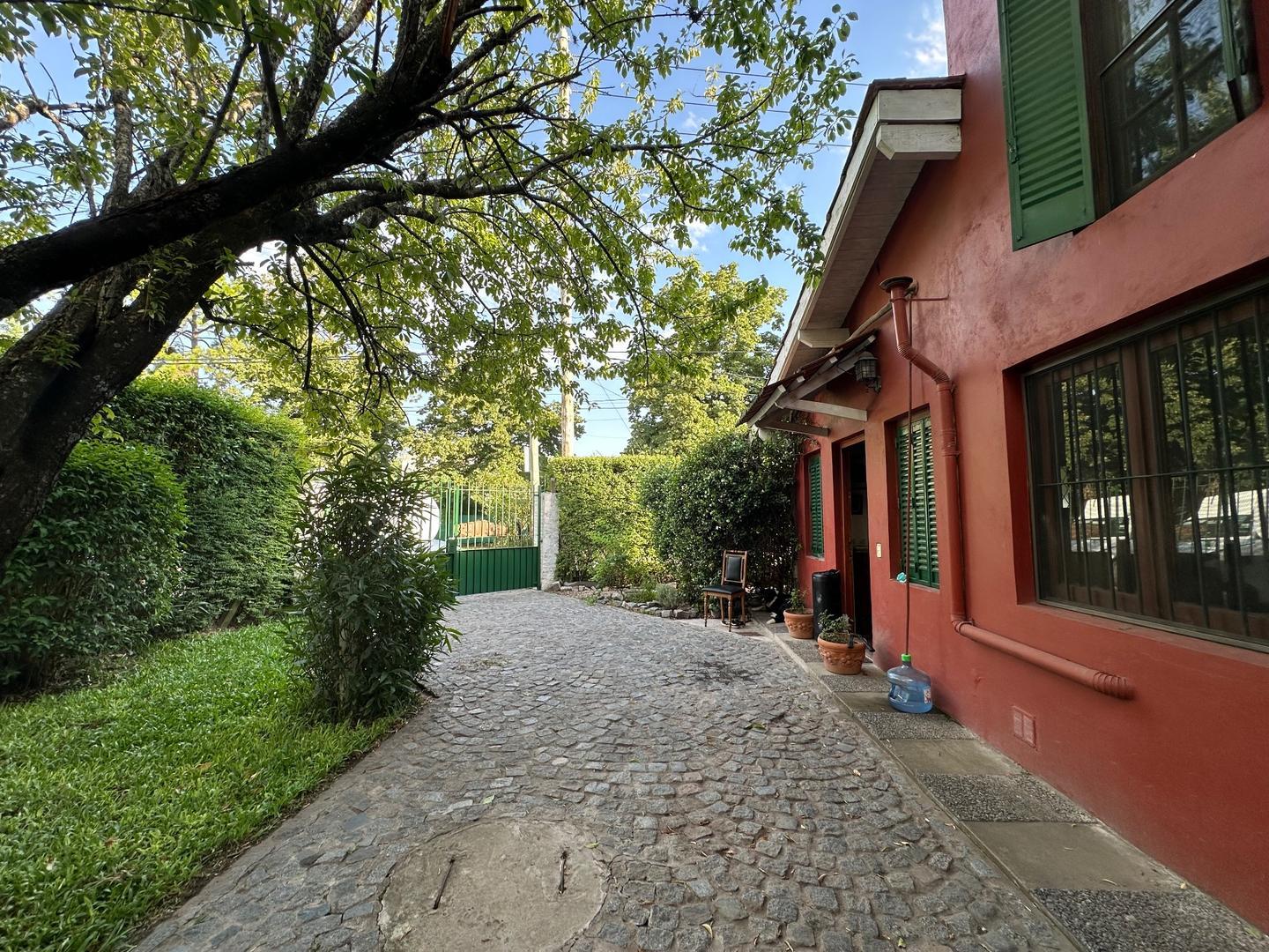 Casa 5 amb en Venta Pilar