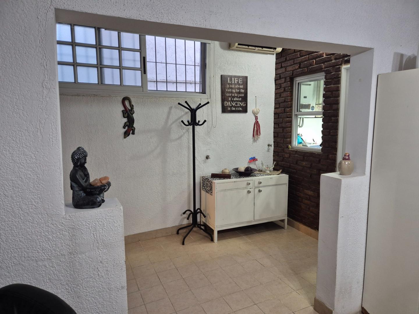 Venta Ph al frente  4 ambientes con cochera y terraza