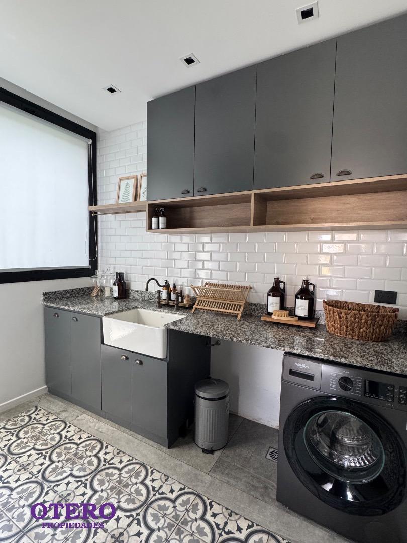 IMPECABLE PROPIEDAD A LA VENTA EN ST THOMAS ESTE OESTE