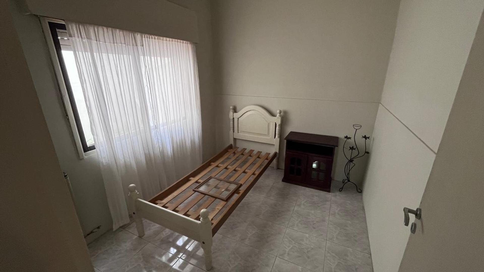 CASA EN VENTA CON OFICINA