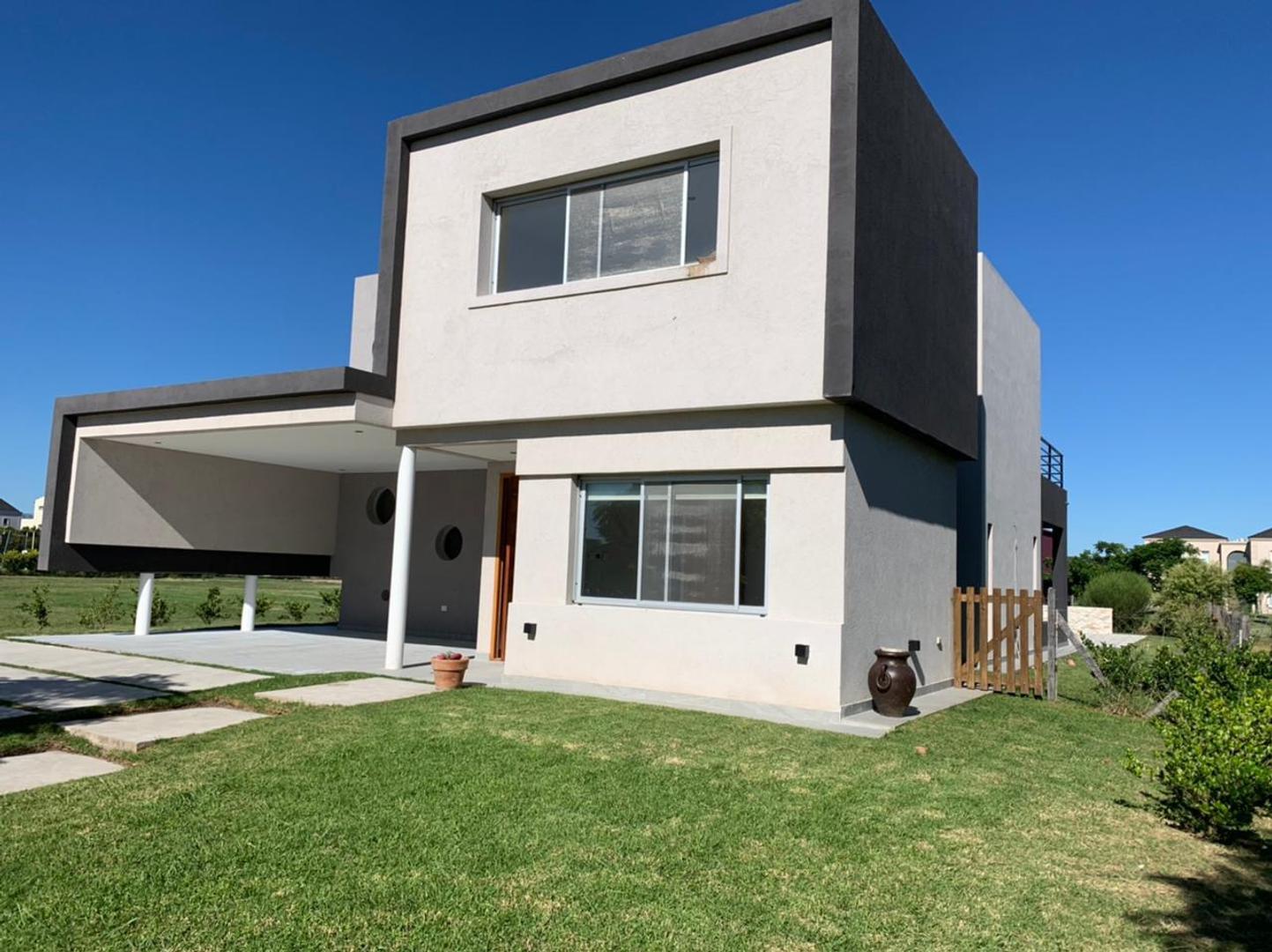 Casa en barrio Vistas Puertos