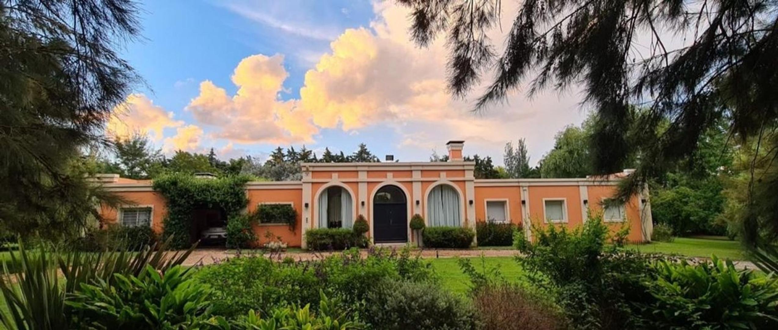 Boulevard Doctor Domingo Cabred 1500