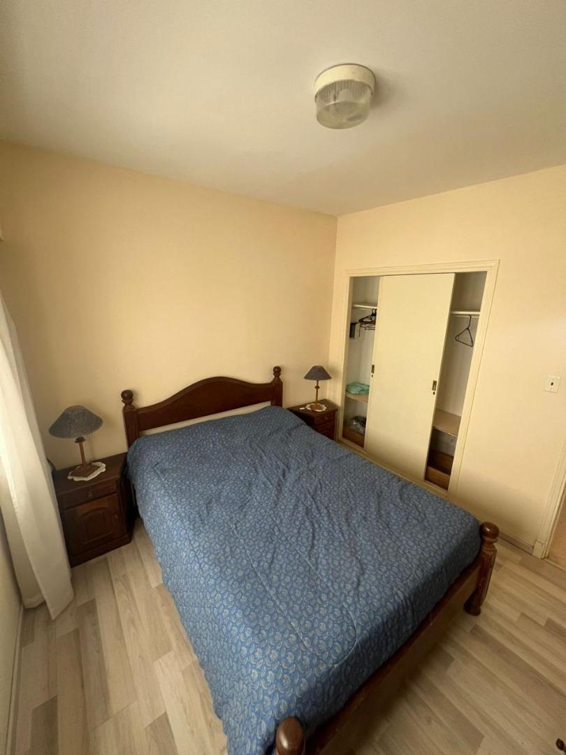 Amplio 2 ambientes y 1/2 a metros de Plaza Colon