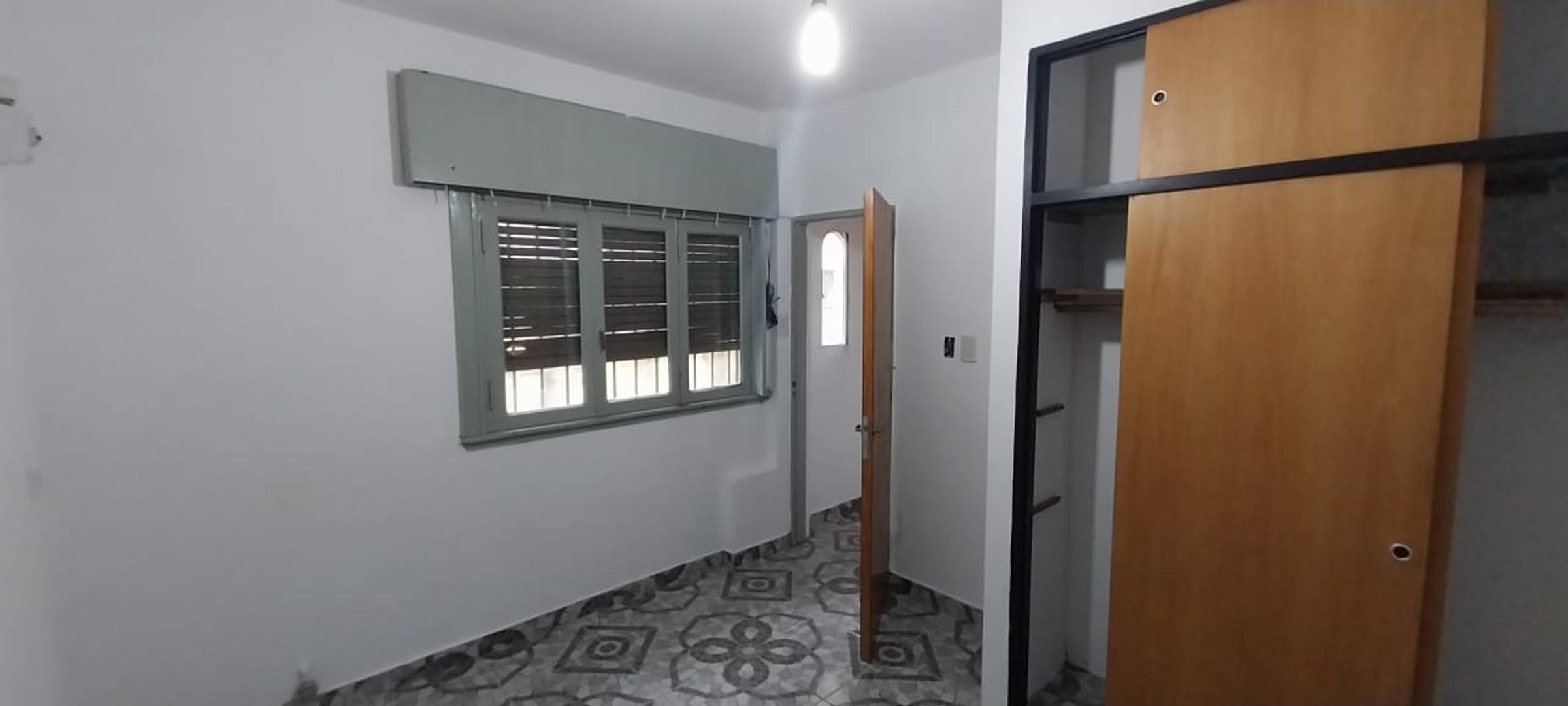 Depto Tipo Casa en Alquiler en Munro-Este, $ 475.000