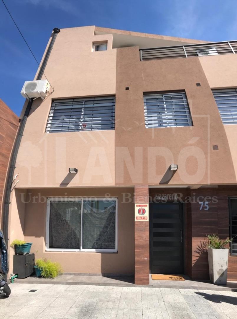 Ramos Mejia - Venta - Triplex 3amb con cochera y patio