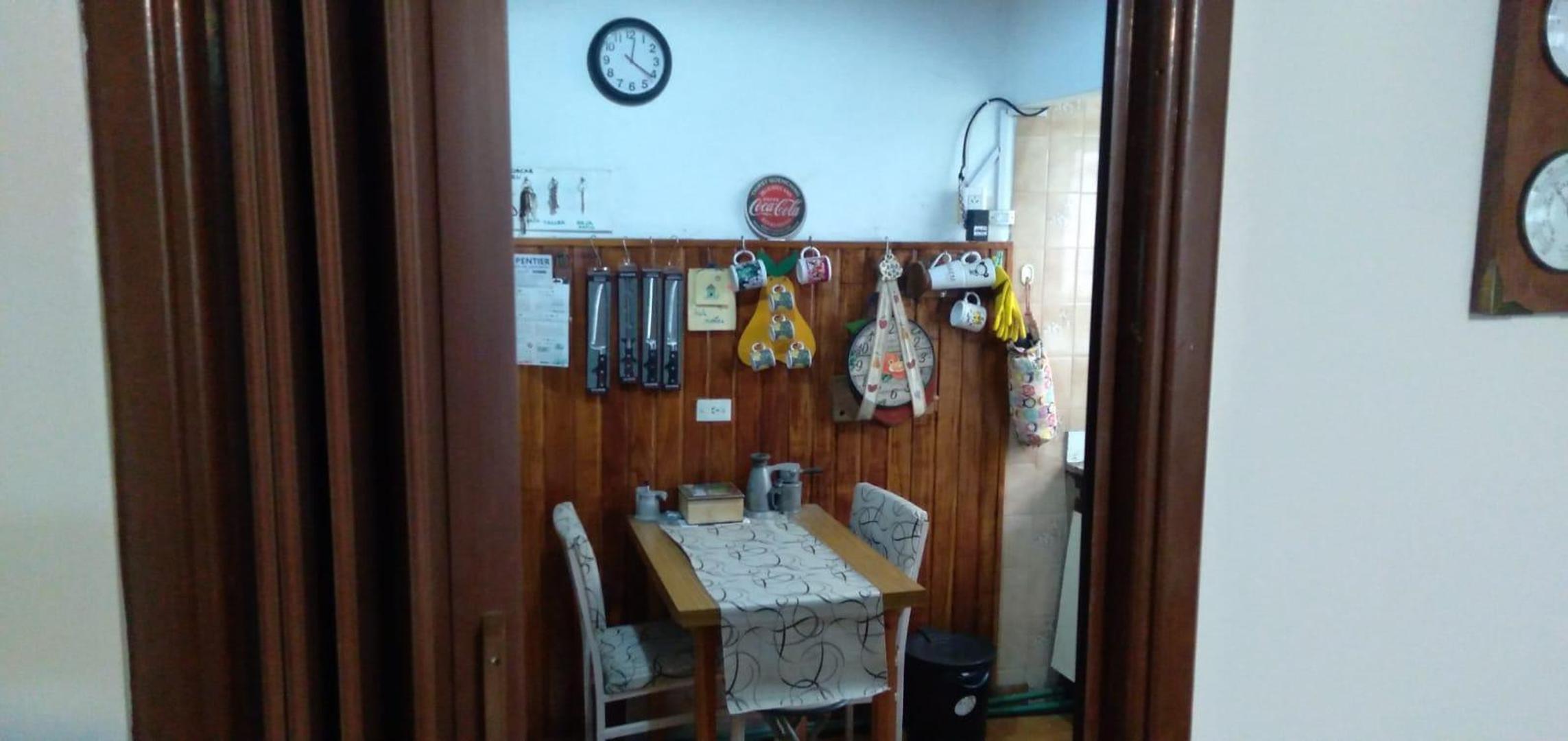 Avenida Bartolomé Mitre e/ Esquiú y Strobel