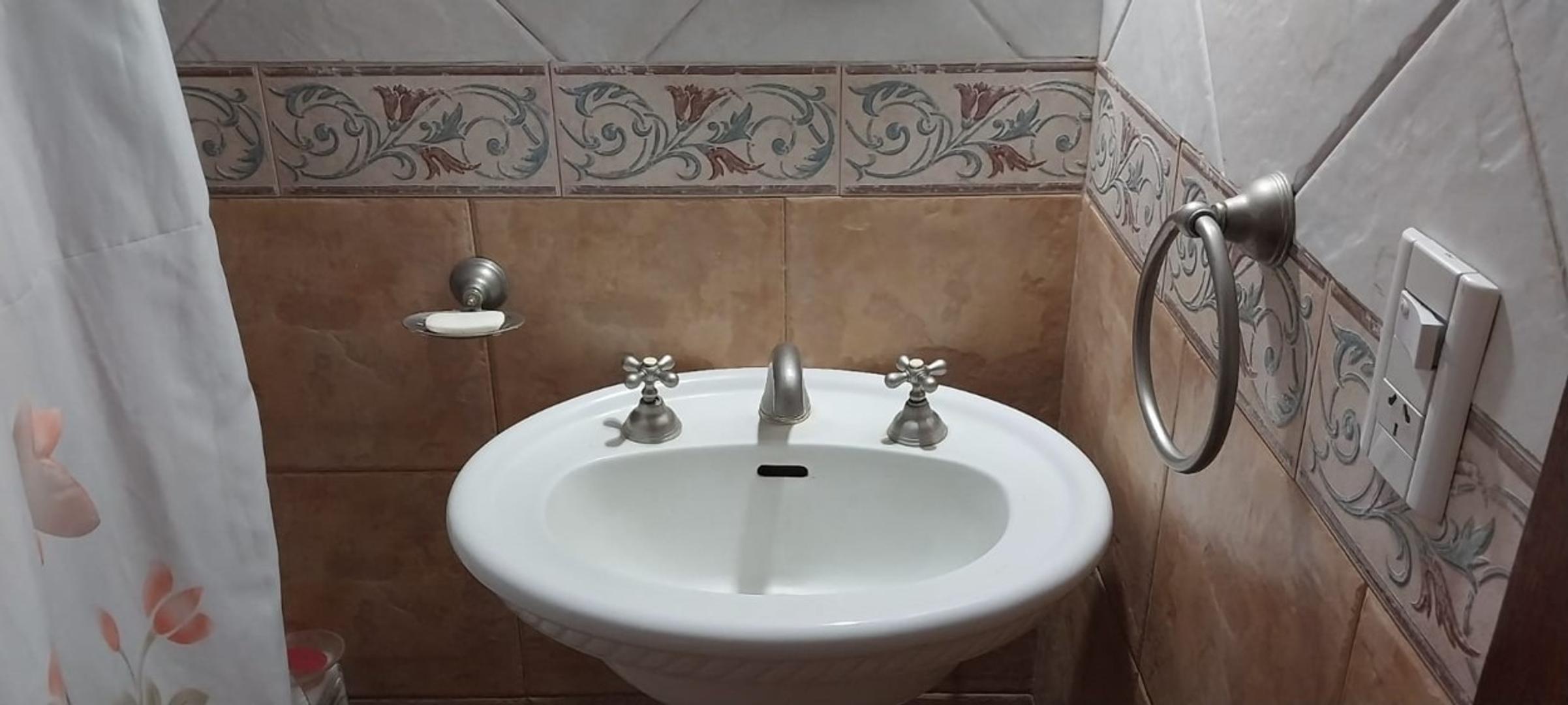 Casa en Venta   Country  Club Banco Provincia