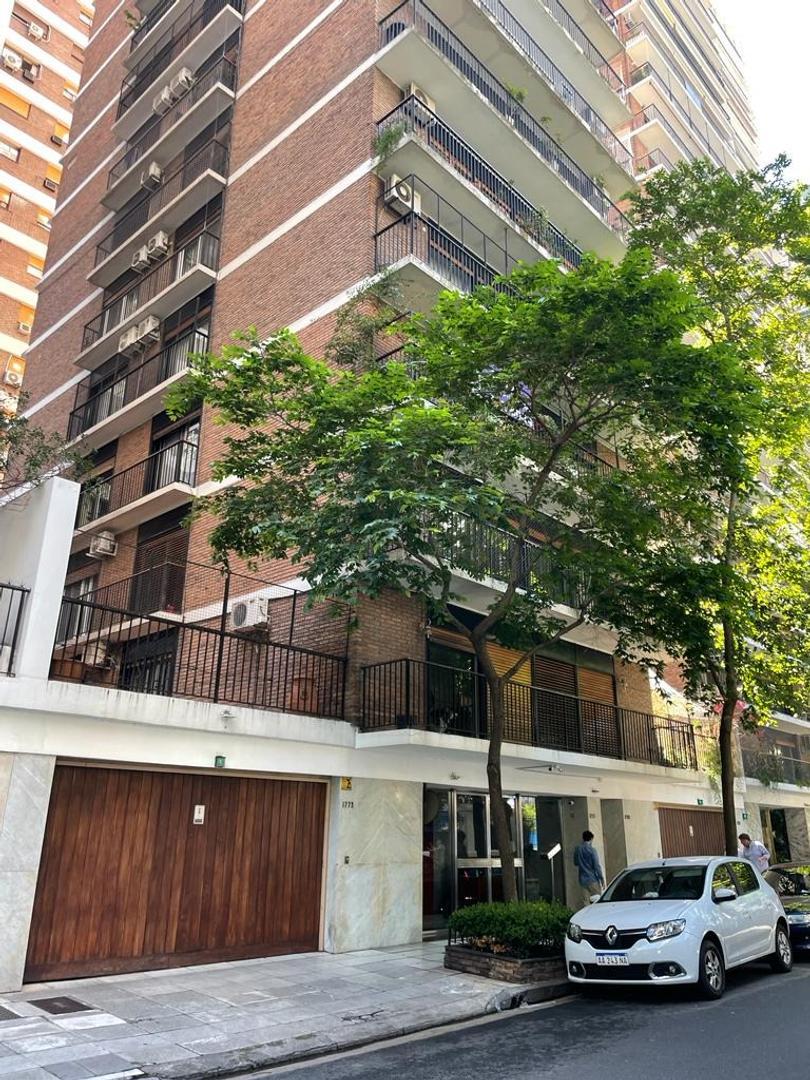 Excelente Departamento  Super Luminosocon Cochera y Baulera