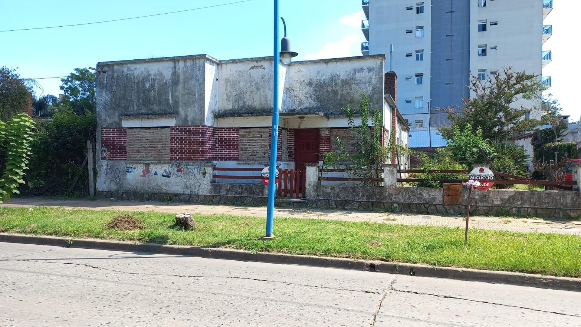 CASA EN EXCELENTE UBICACÍON