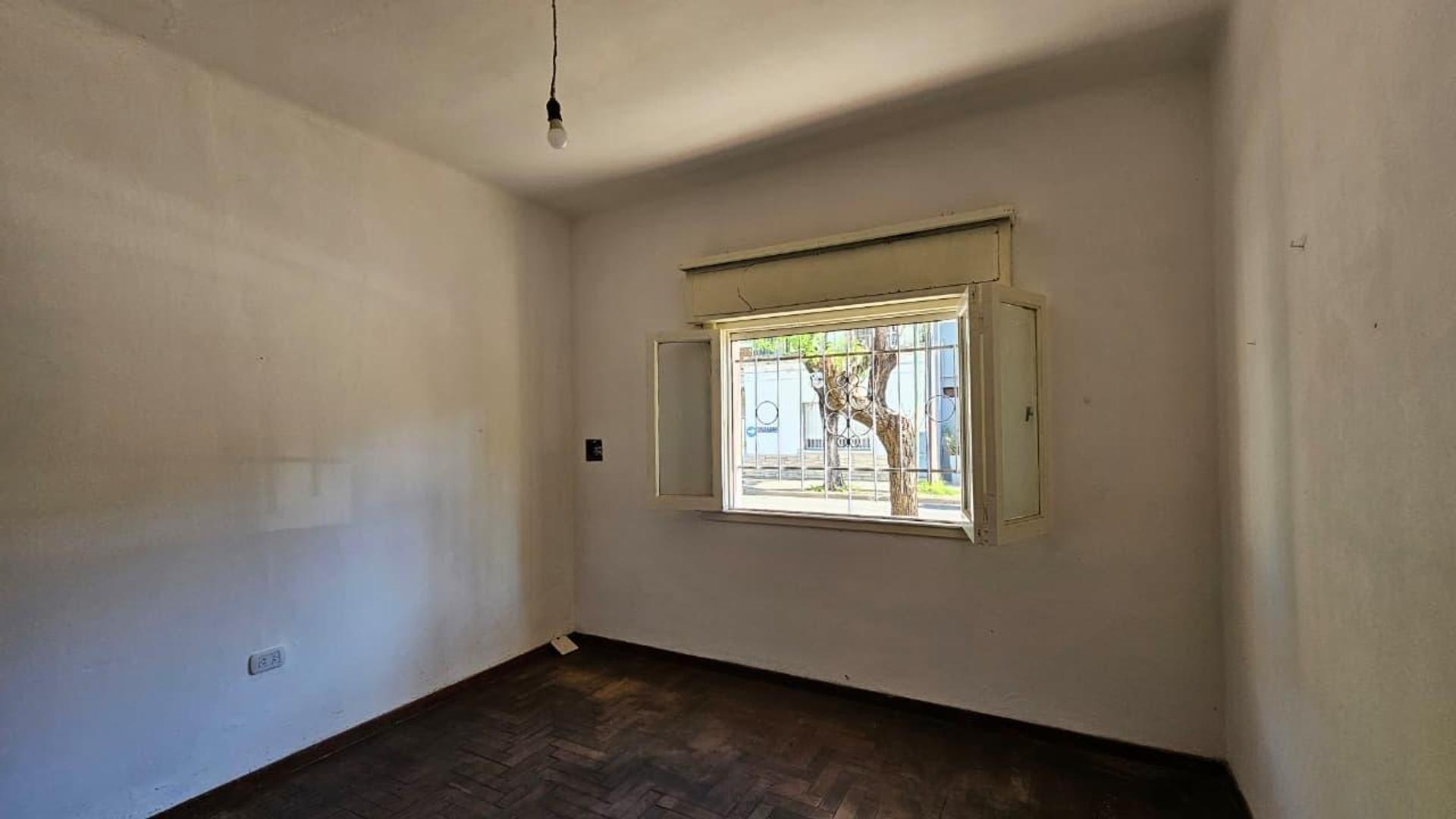 LOTE DE 8.66X17.32 MTS EN TUYUTI AL 3100 - HOY CASA DE 150 M2 TOT GRAN TZA PATIO - VALENTIN ALSINA