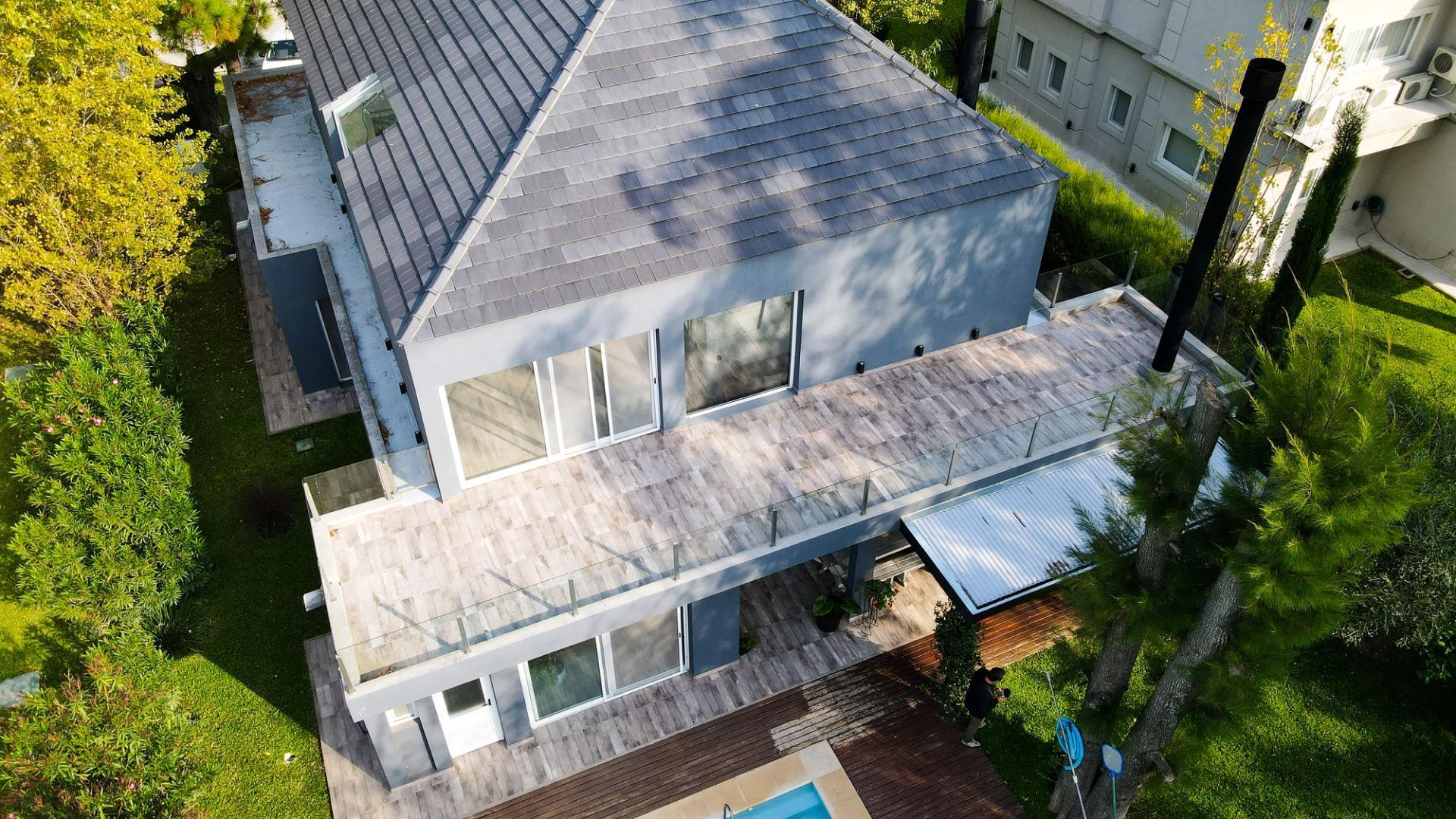 Casa 5 ambientes con 3 baños