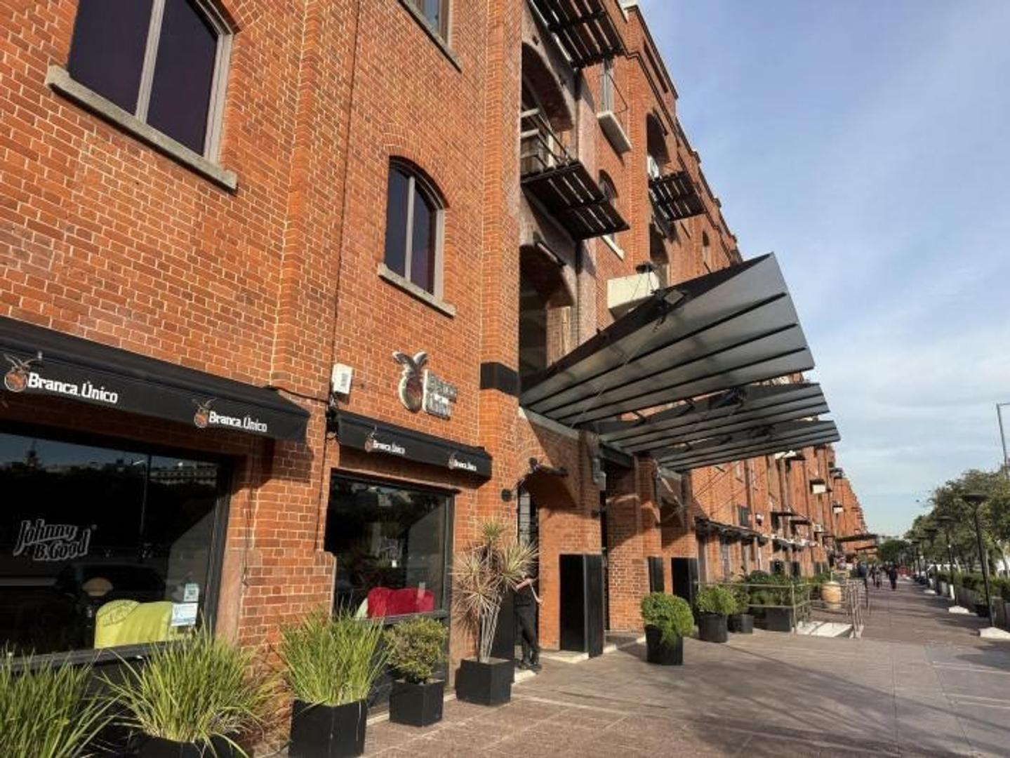 ALICIA MOREAU DE JUSTO 700