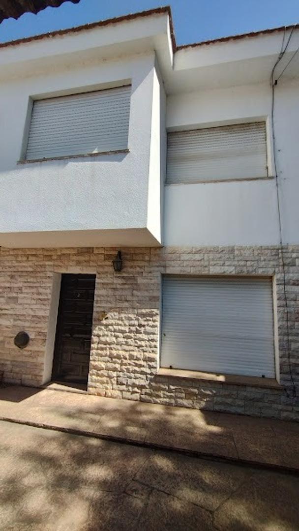 Casa en Alquiler en Alto Alberdi, $ 800.000