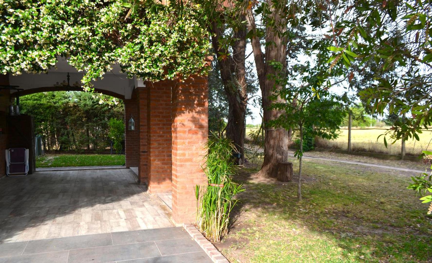 Casa en Venta con 2 cocheras