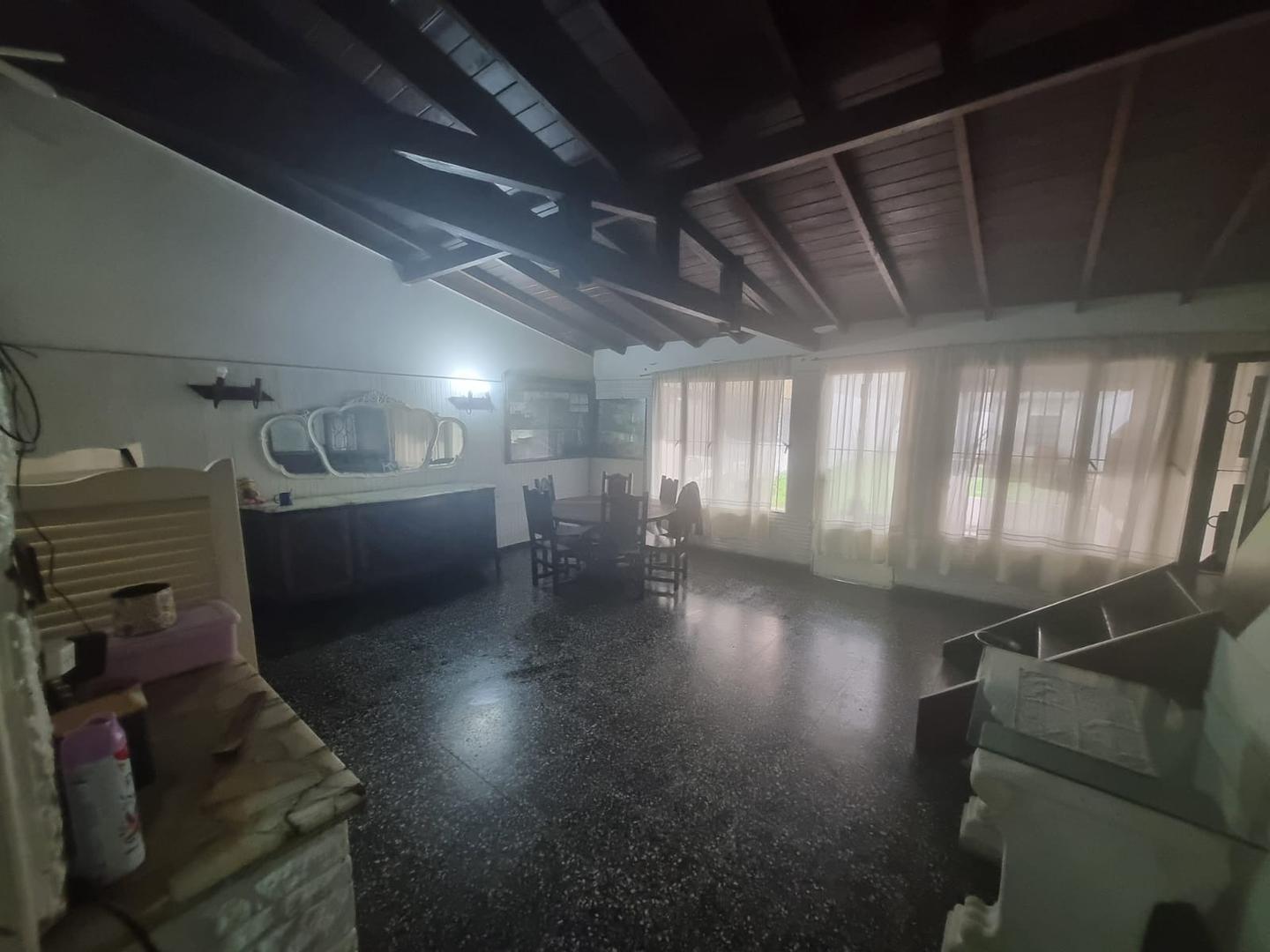 Casa con Local Comercial