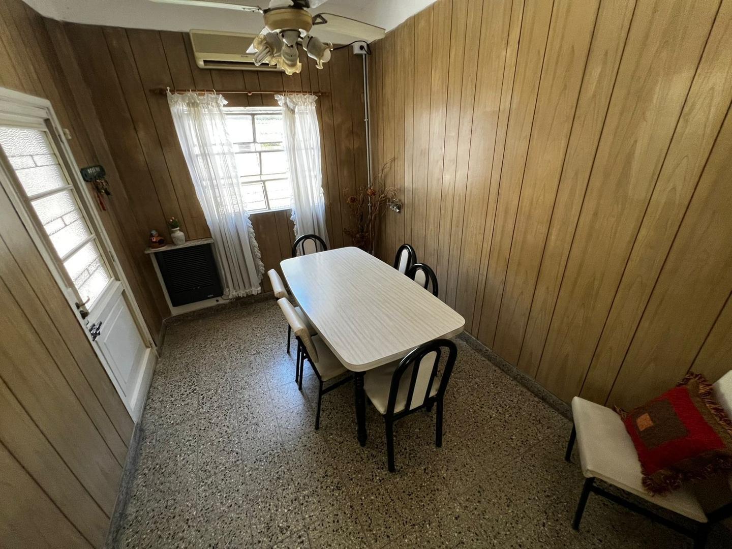 Casa 4 ambientes con 1 baño