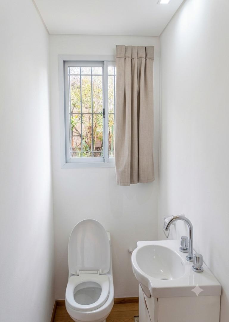 Duplex 2 ambientes con balcon propio.
